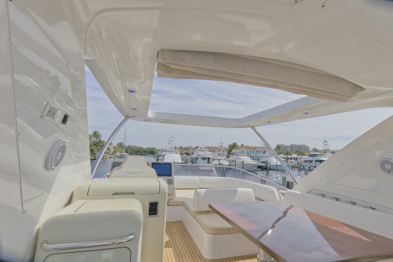 2015 Azimut 64 Flybridge