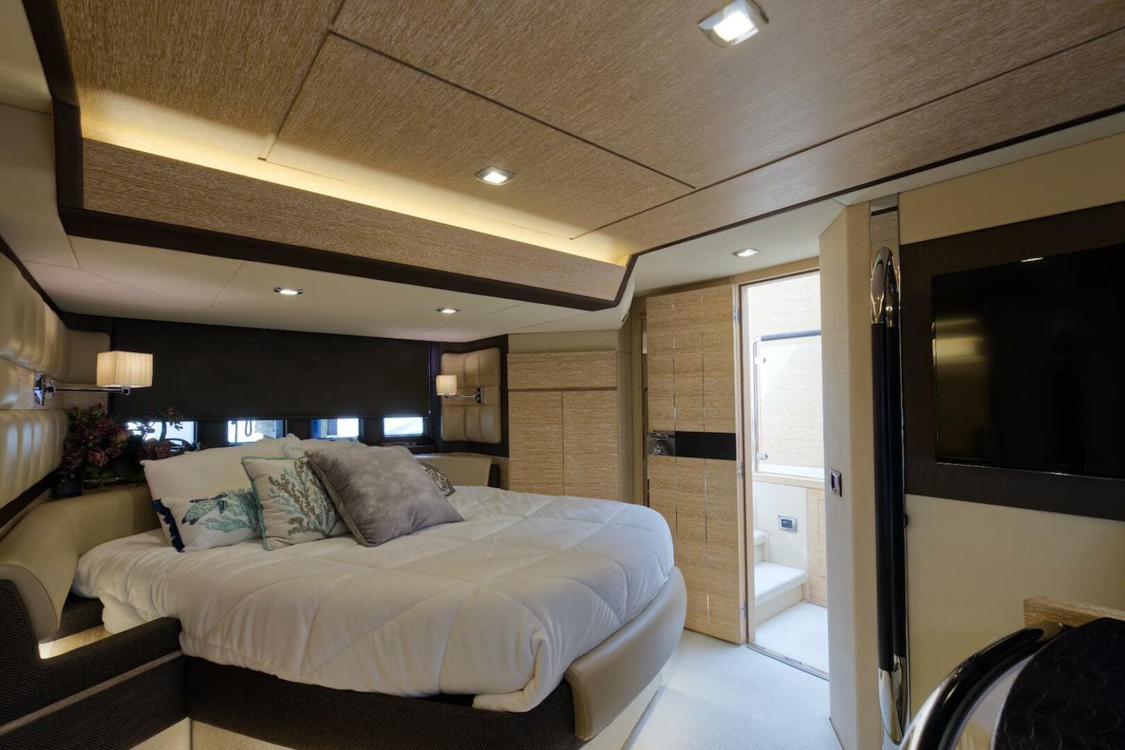 2015 Azimut 64 Flybridge