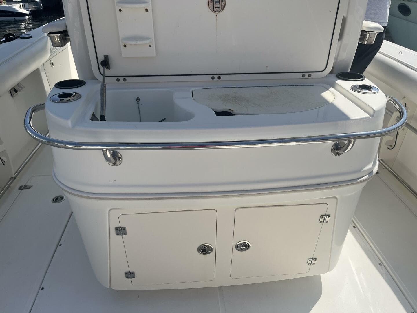 2008 Boston Whaler 32 Outrage