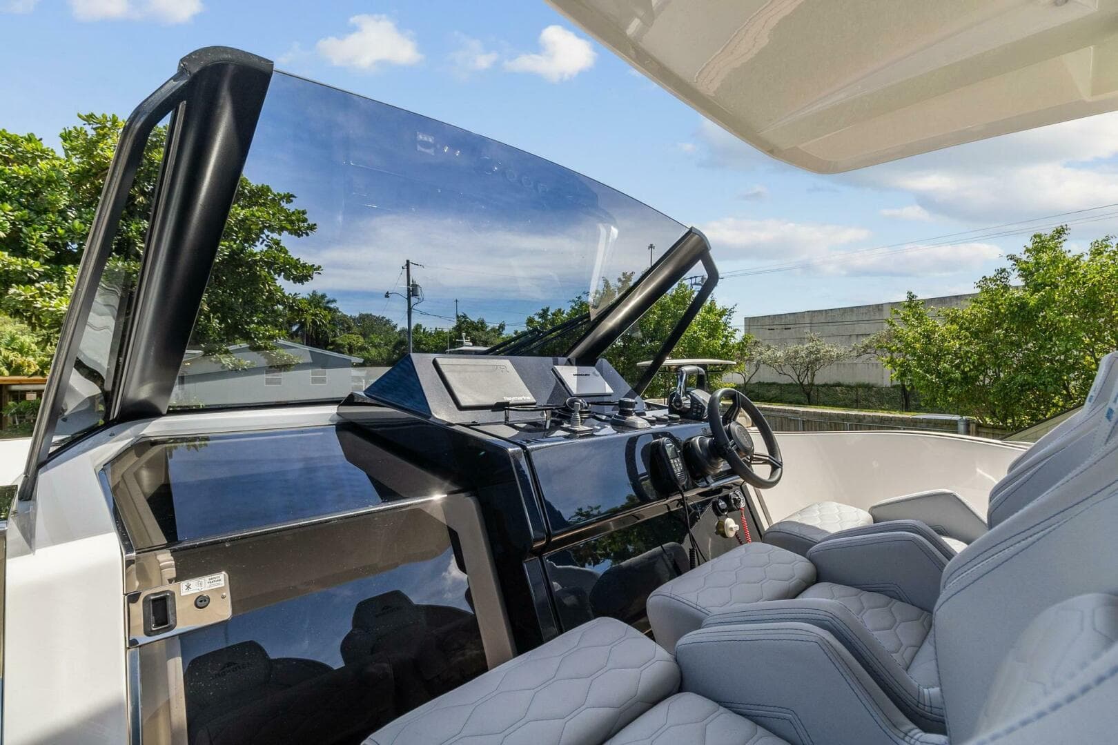2023 Astondoa 377 Coupe Outboard