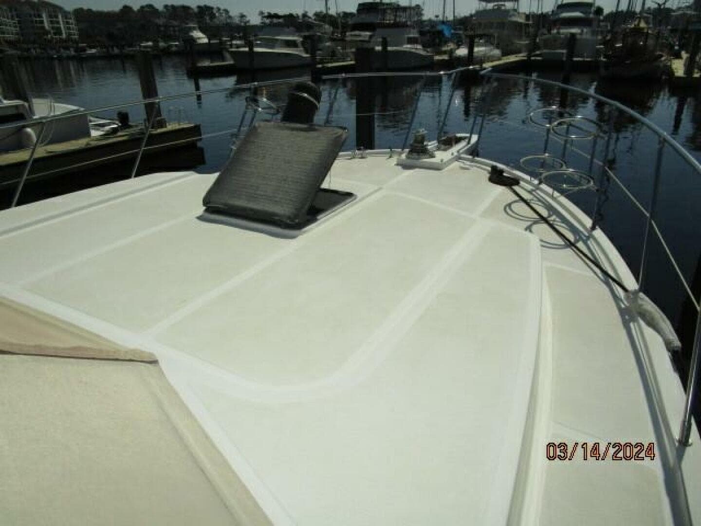 48' Camargue foredeck2