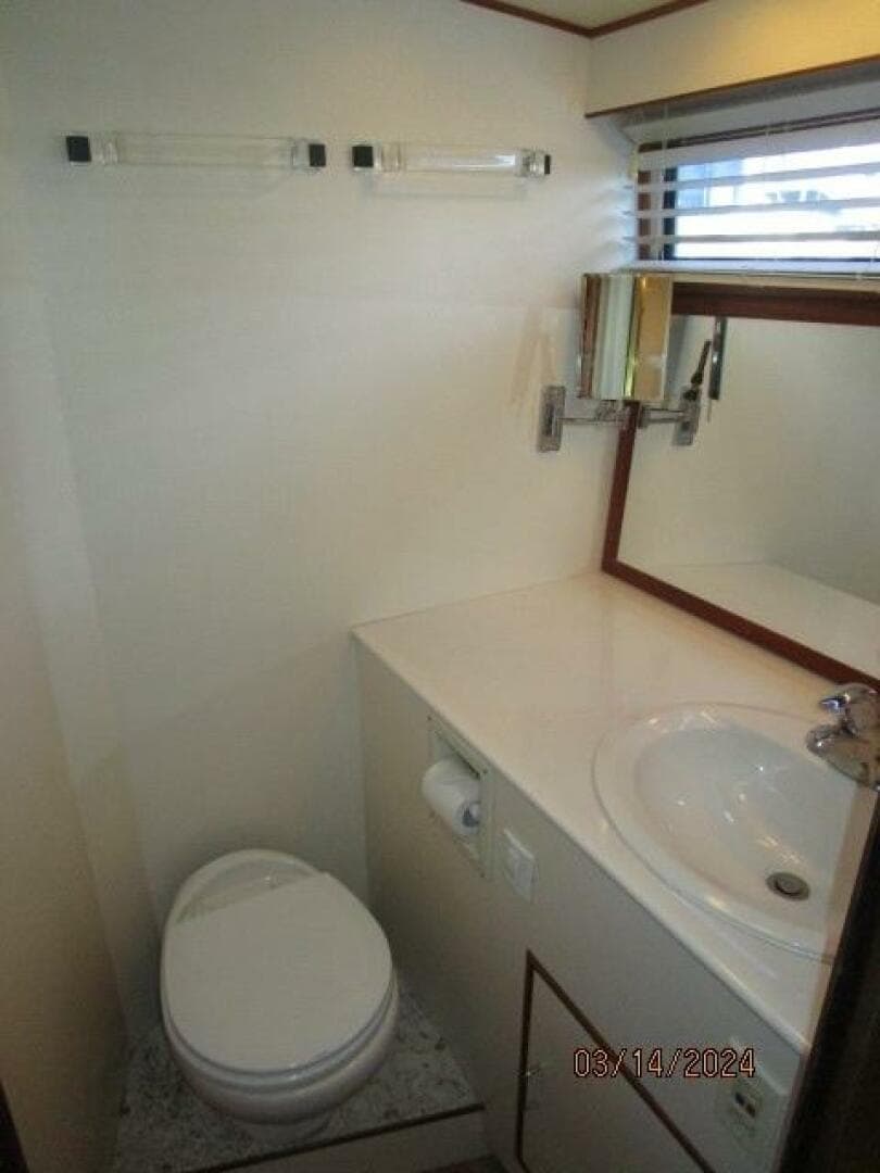 48' Camargue master stateroom head