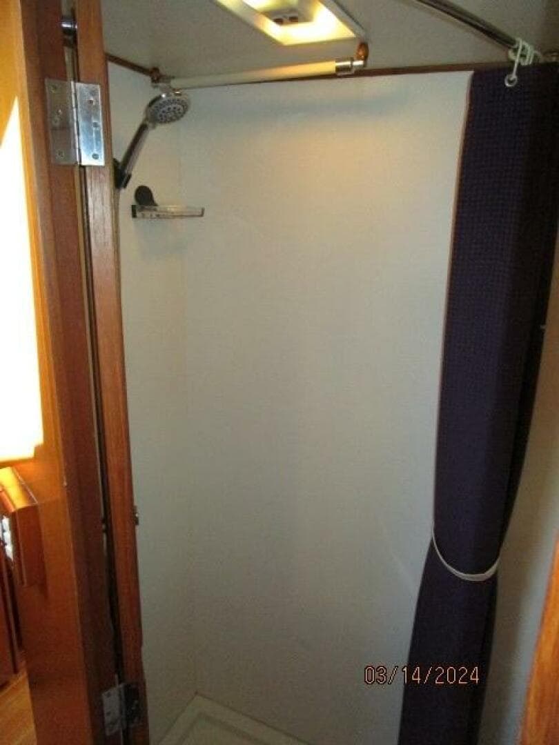 48' Camargue guest stateroom shower