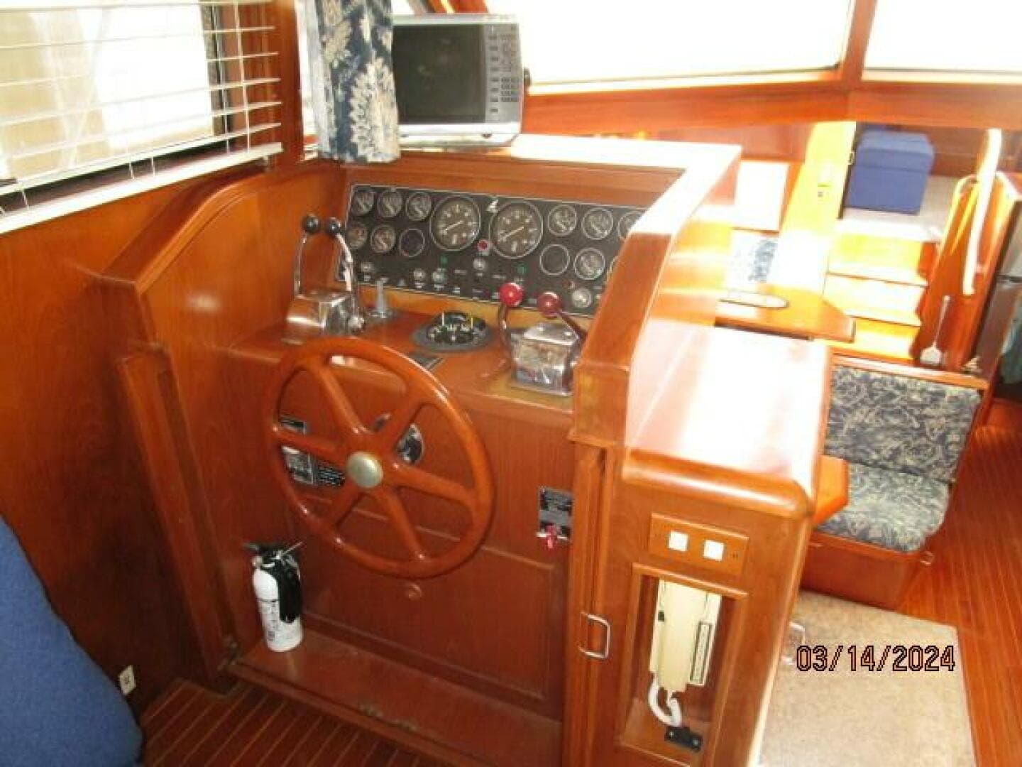 48' Camargue lower helm