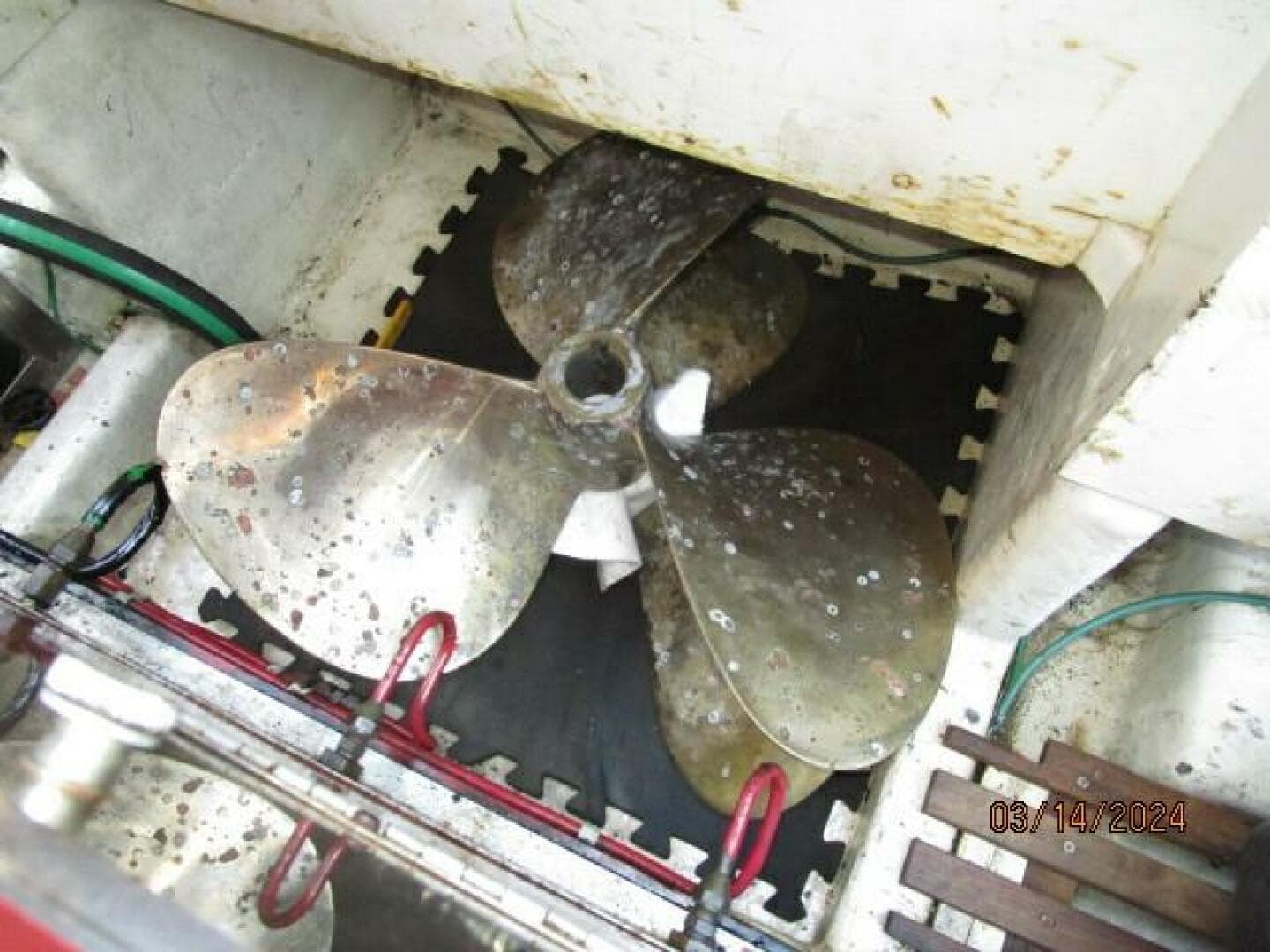 48' Camargue spare props