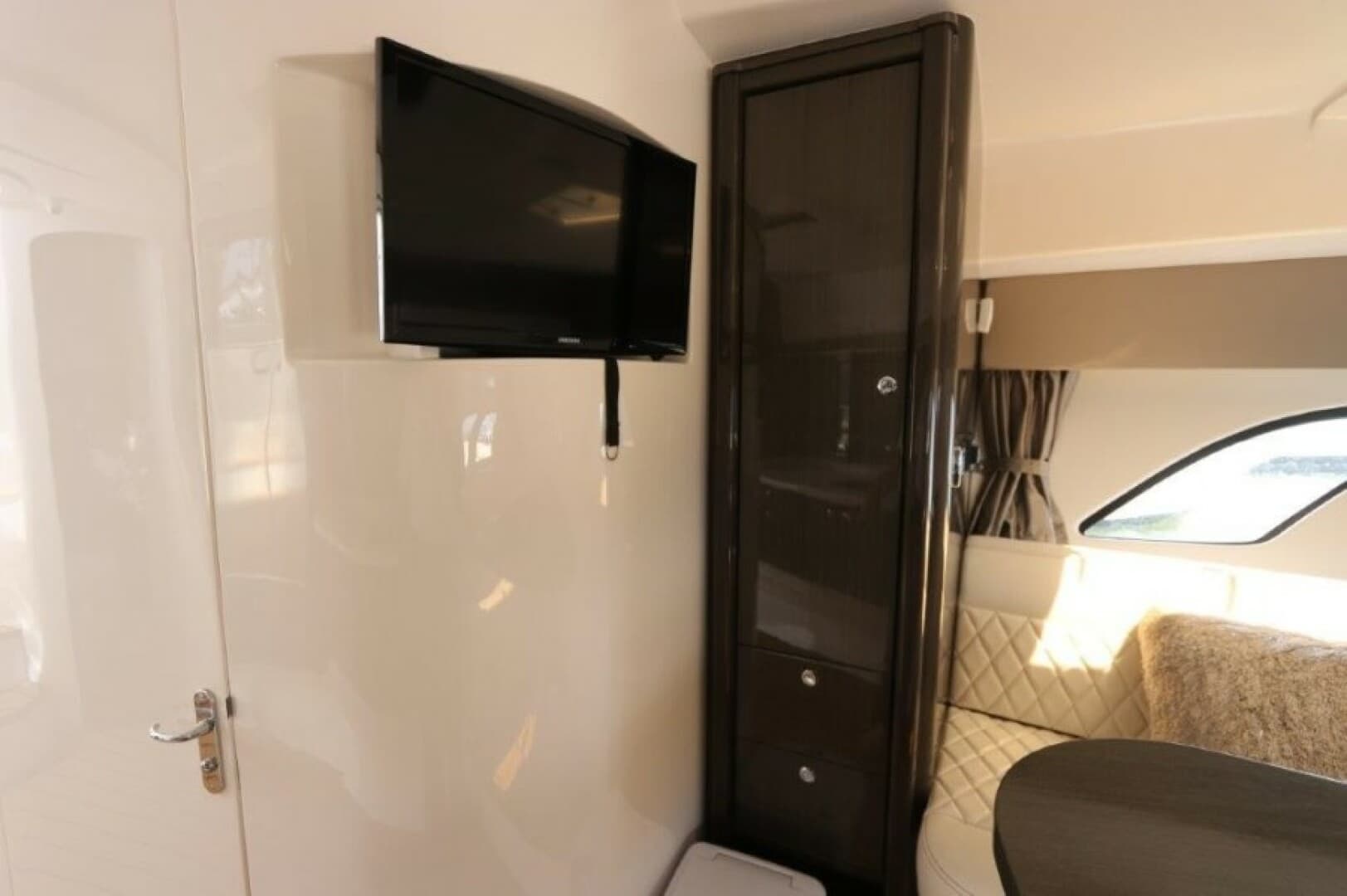 2019 Intrepid 475 Sport Yacht