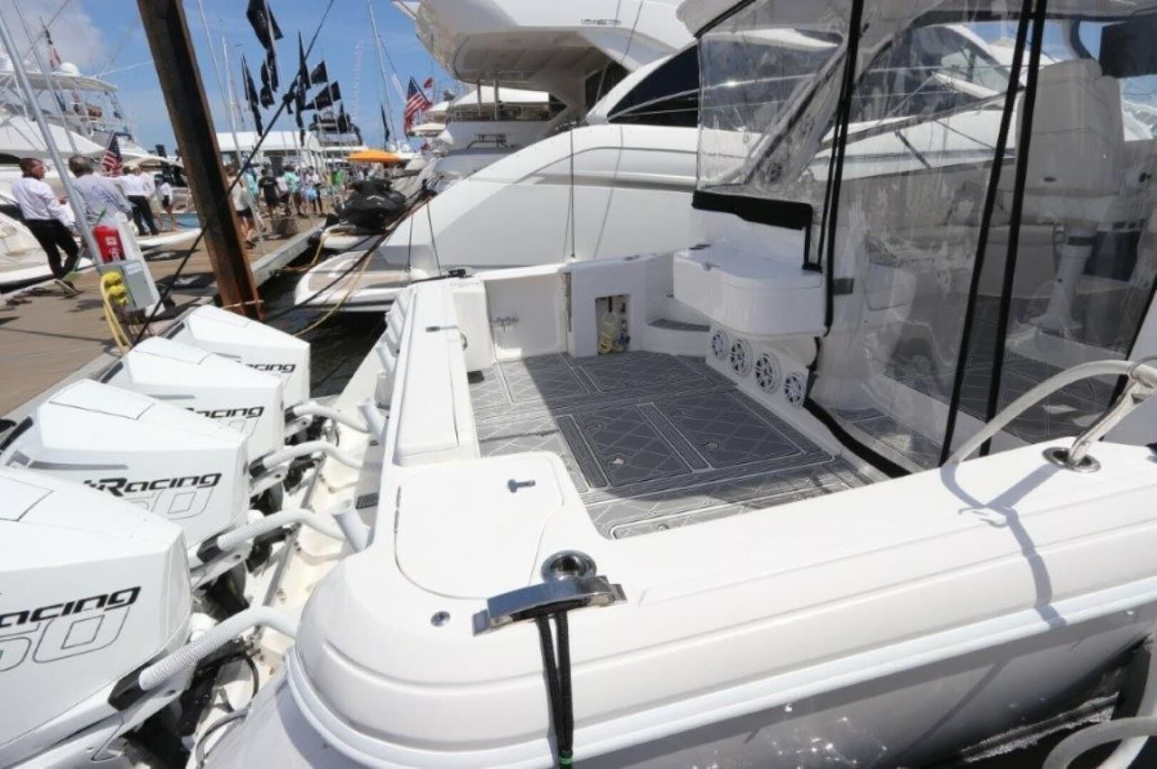 2019 Intrepid 475 Sport Yacht