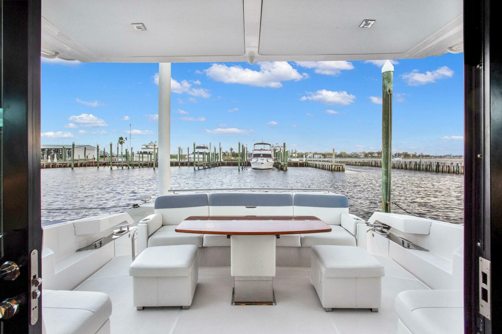 2019 Tiara Yachts 53 Coupe