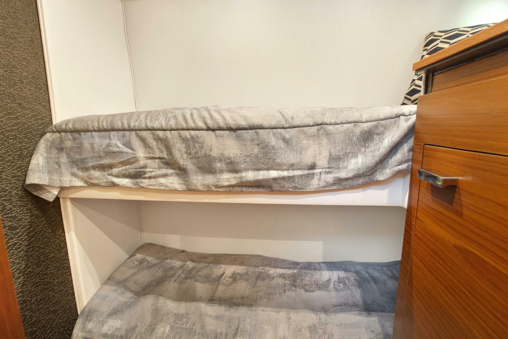 2019 Tiara Yachts 53 Coupe