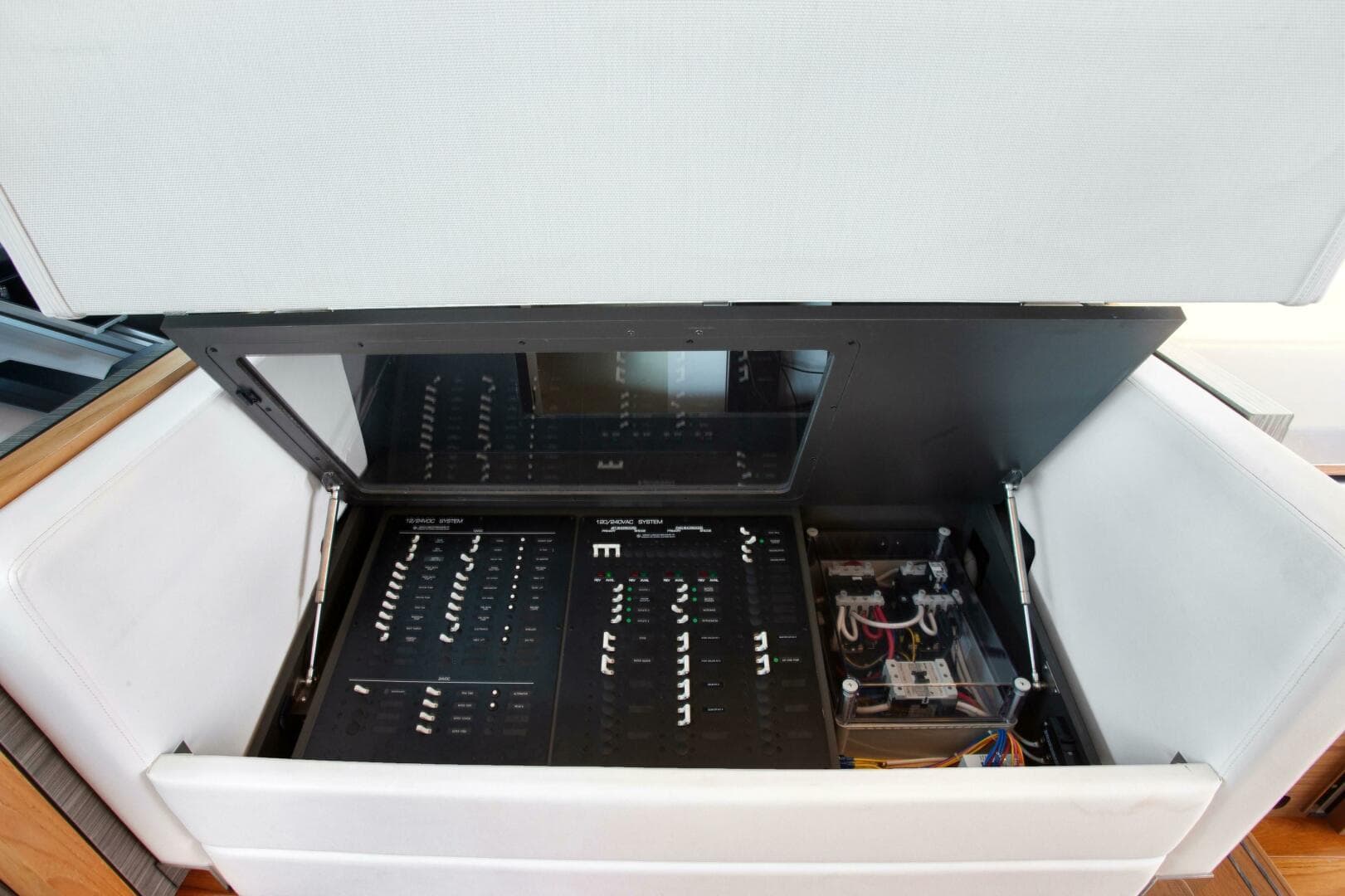 2019 Tiara Yachts 53 Coupe