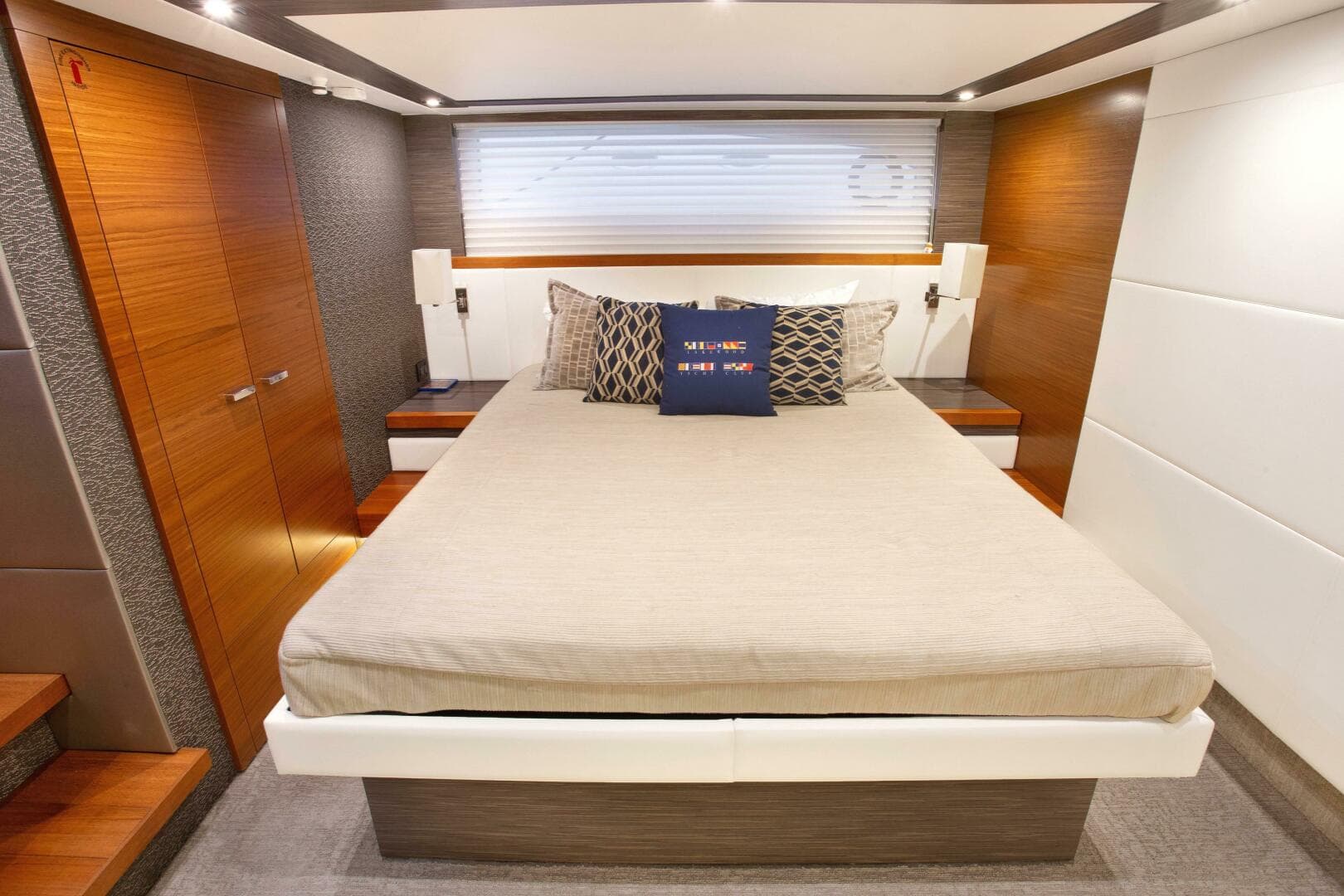 2019 Tiara Yachts 53 Coupe