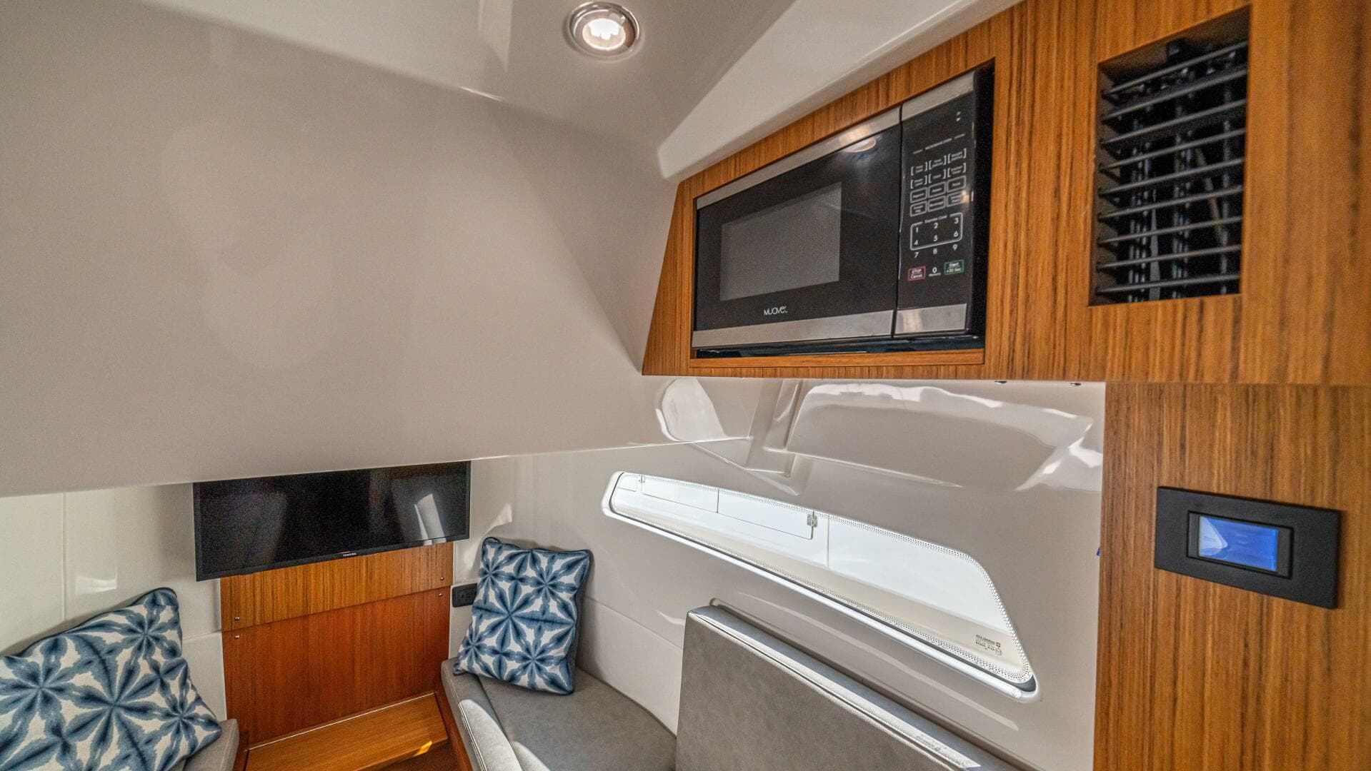 2021 41 Solace Center Console - La Otra Vida