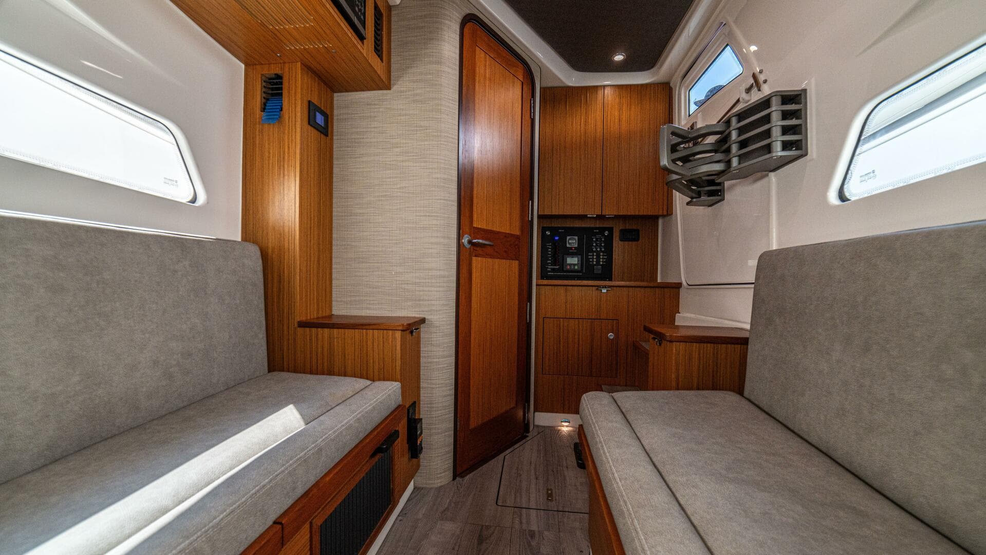 2021 41 Solace Center Console - La Otra Vida