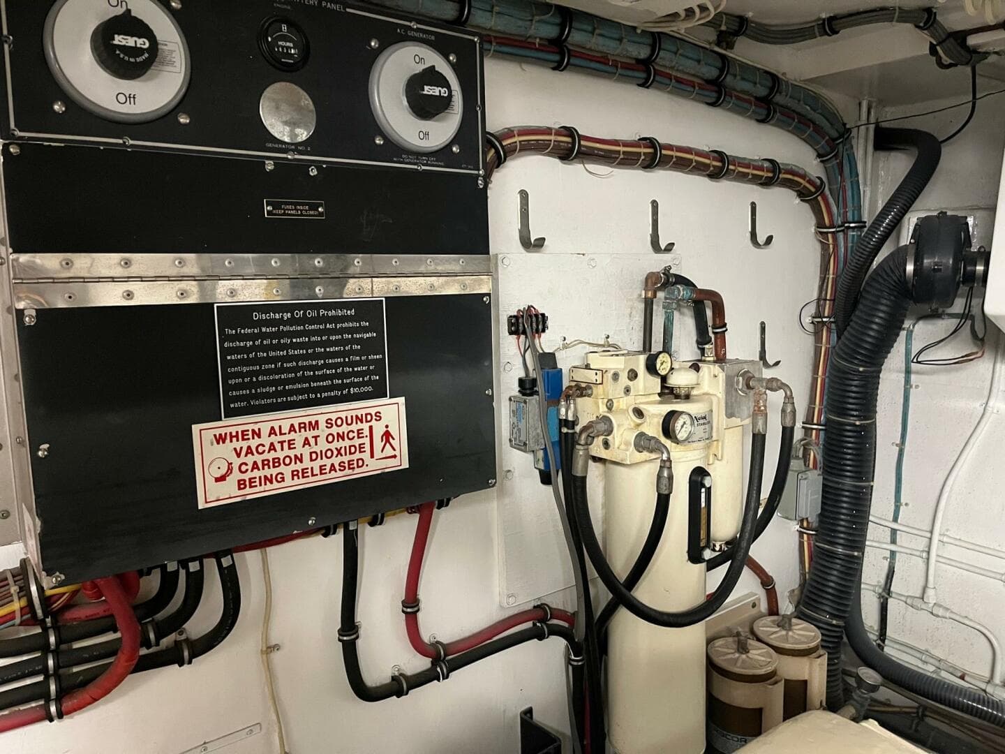 1986 Hatteras 70' Cockpit Motor Yacht