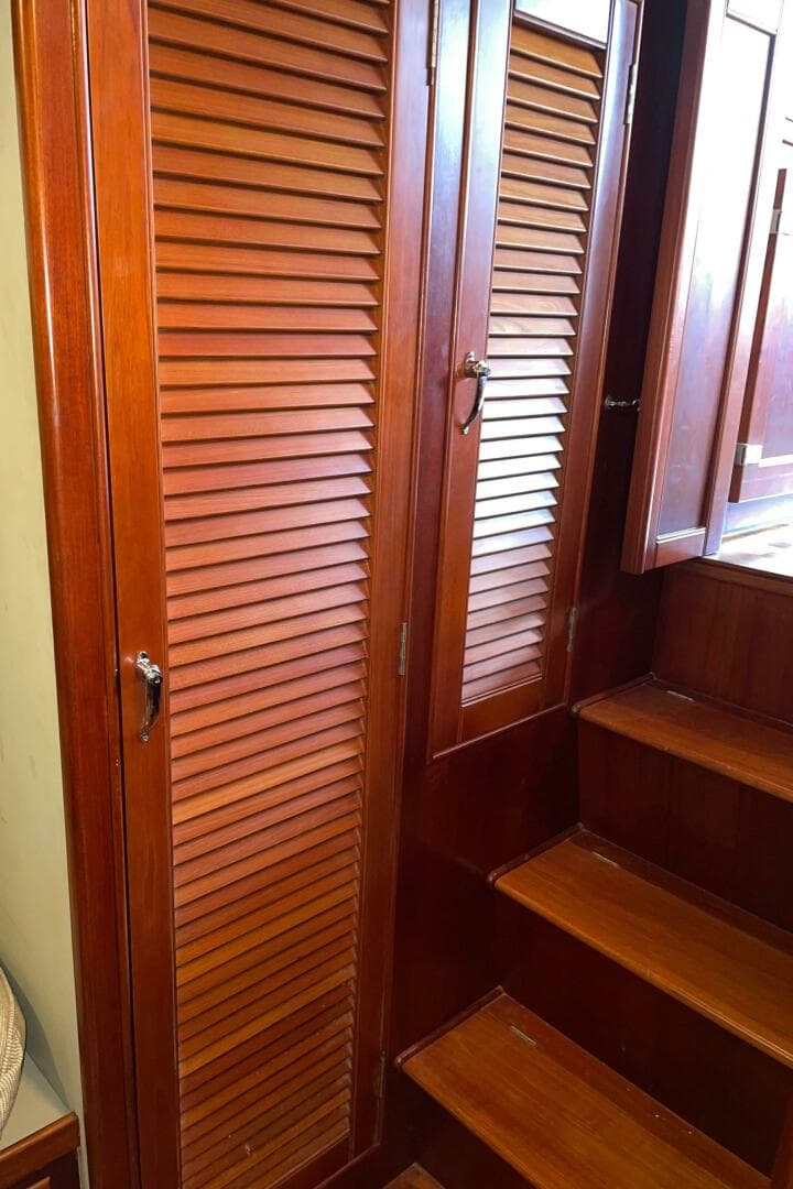 1990 Grand Banks 42 Classic