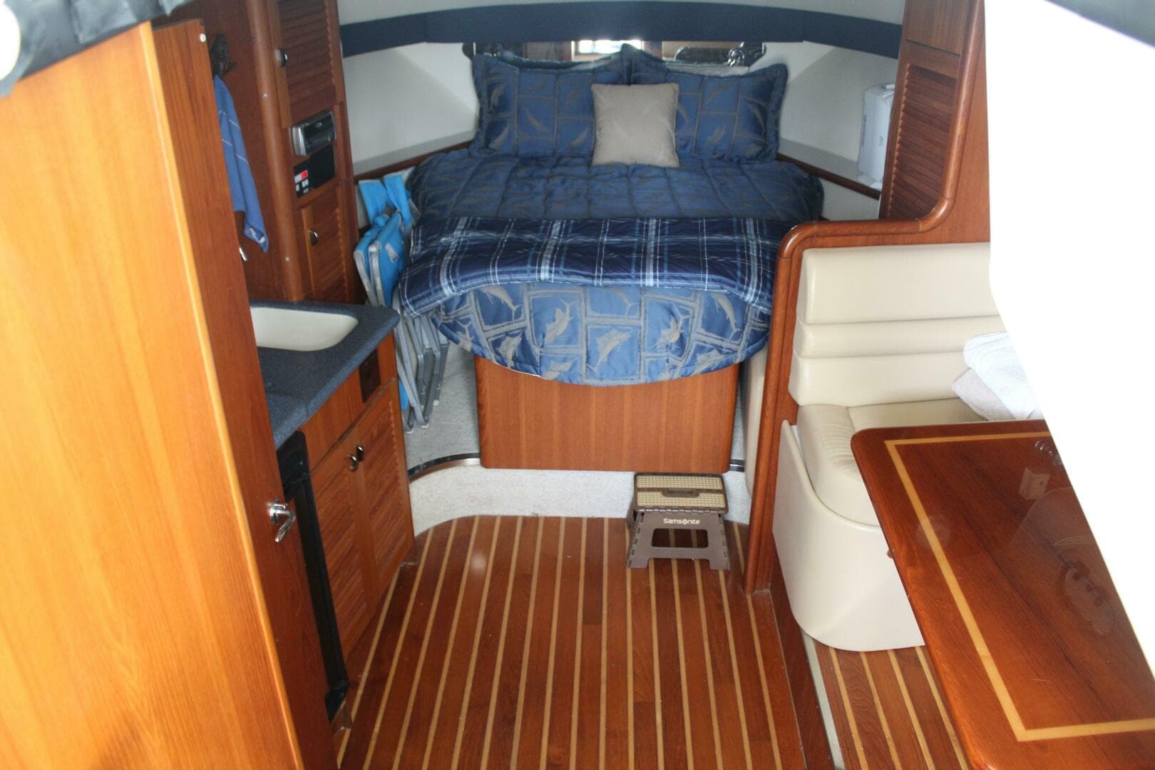 2001 Pursuit 3400 Express