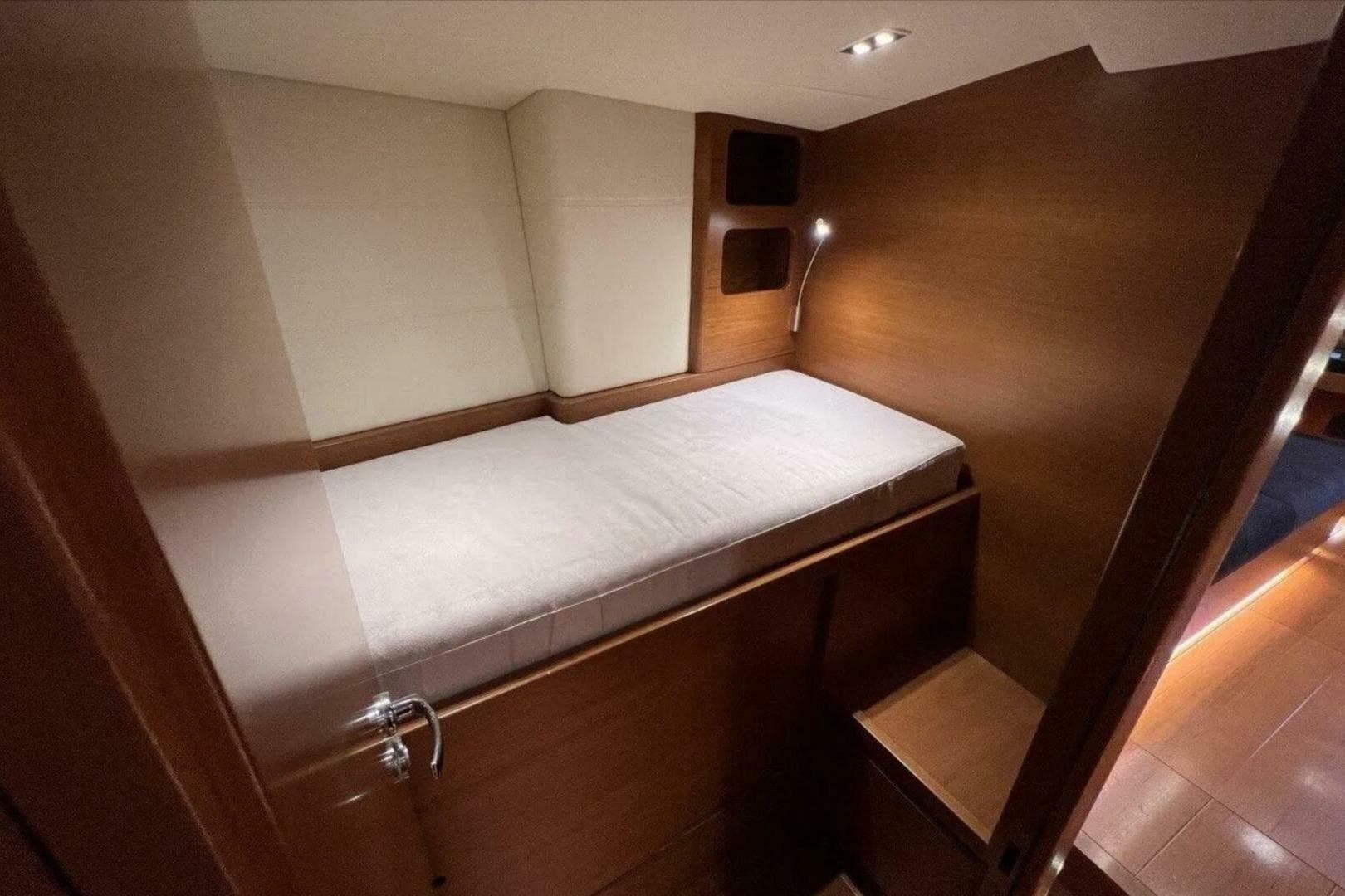 2016 Ice Yachts 62