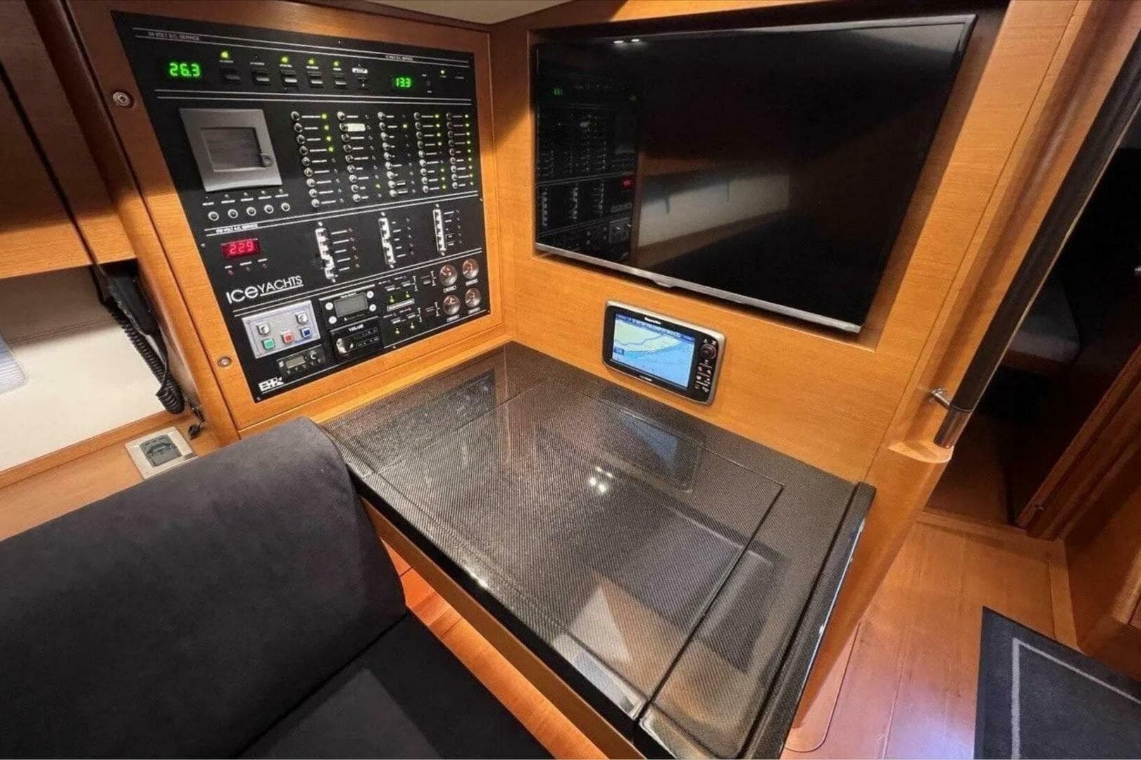 2016 Ice Yachts 62