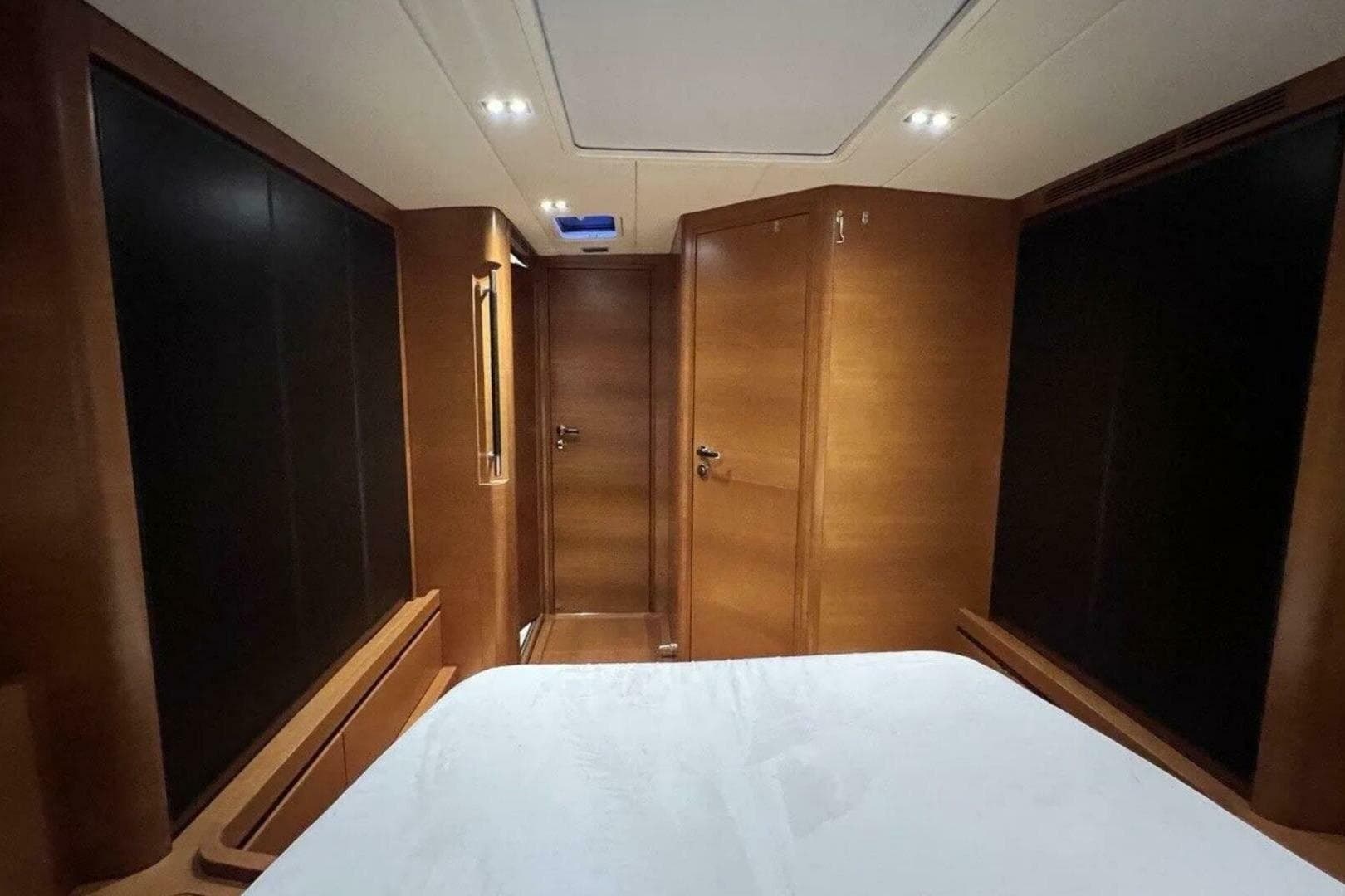 2016 Ice Yachts 62