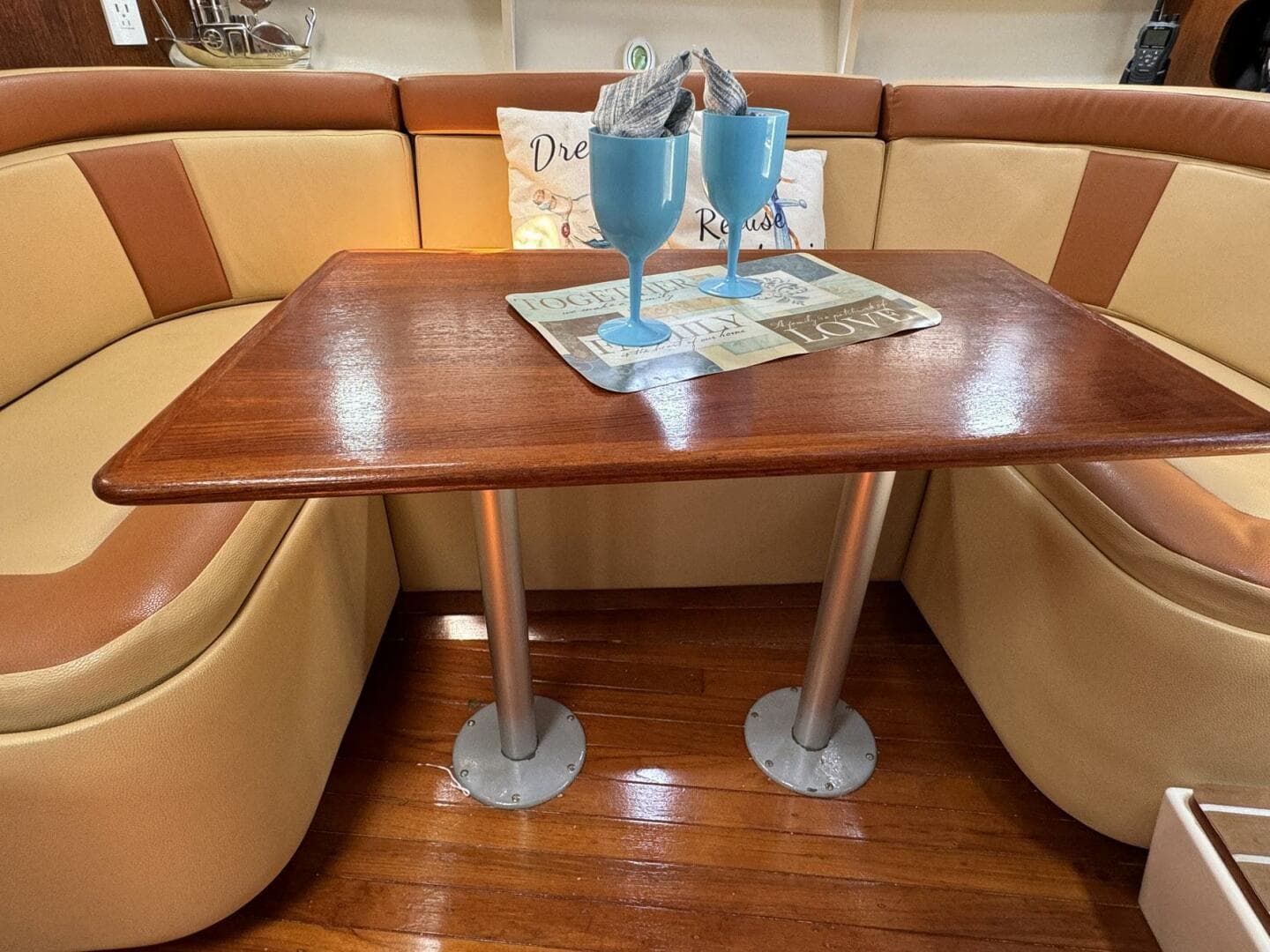 2000 Tiara Yachts 3100 Open