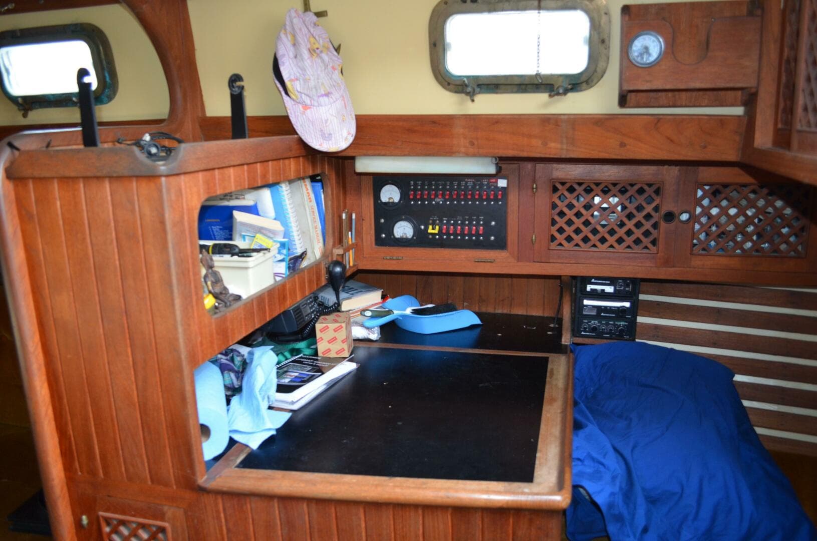 1982 Young Sun Cutter