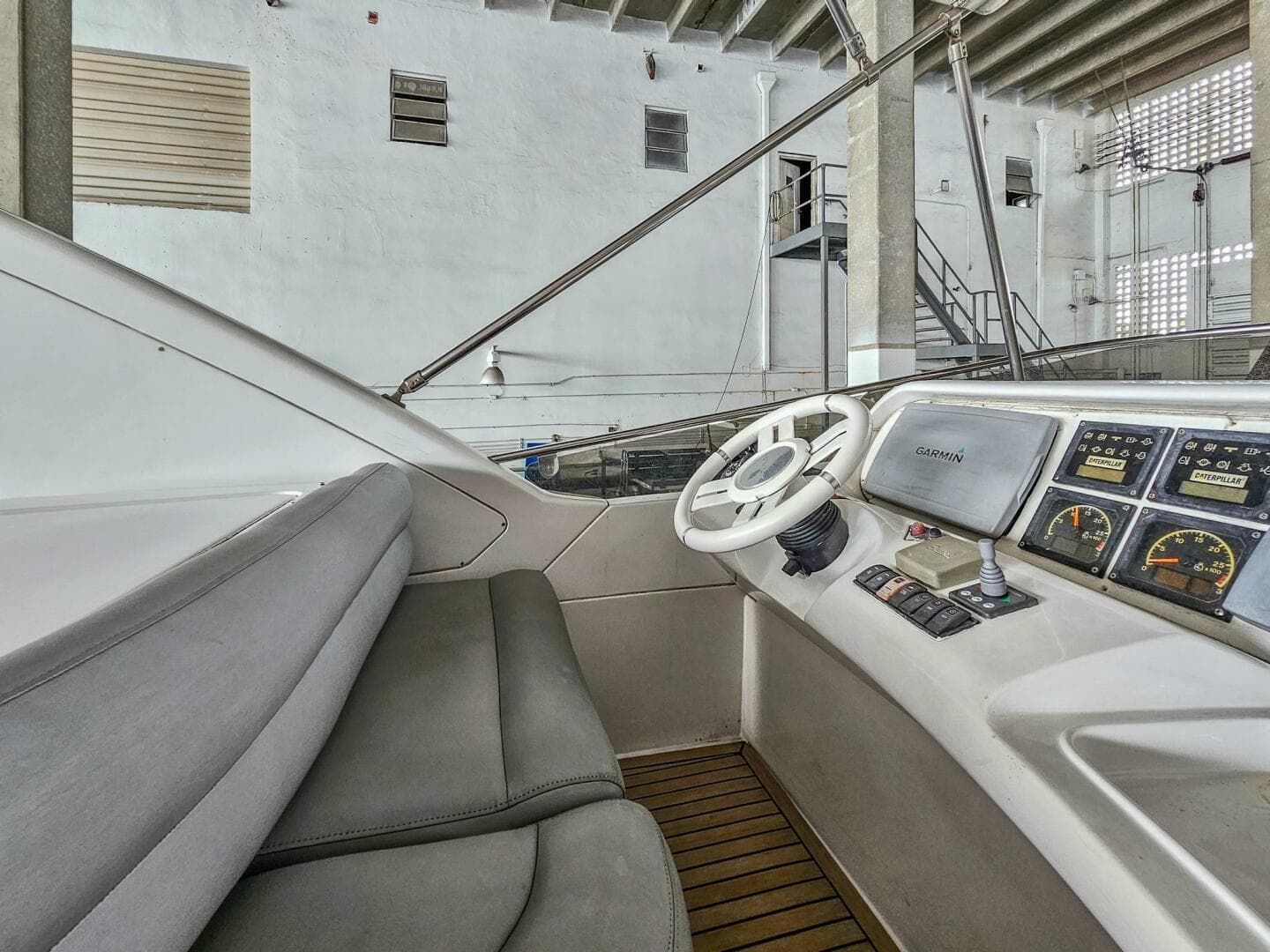 2005 Azimut 55 flybridge