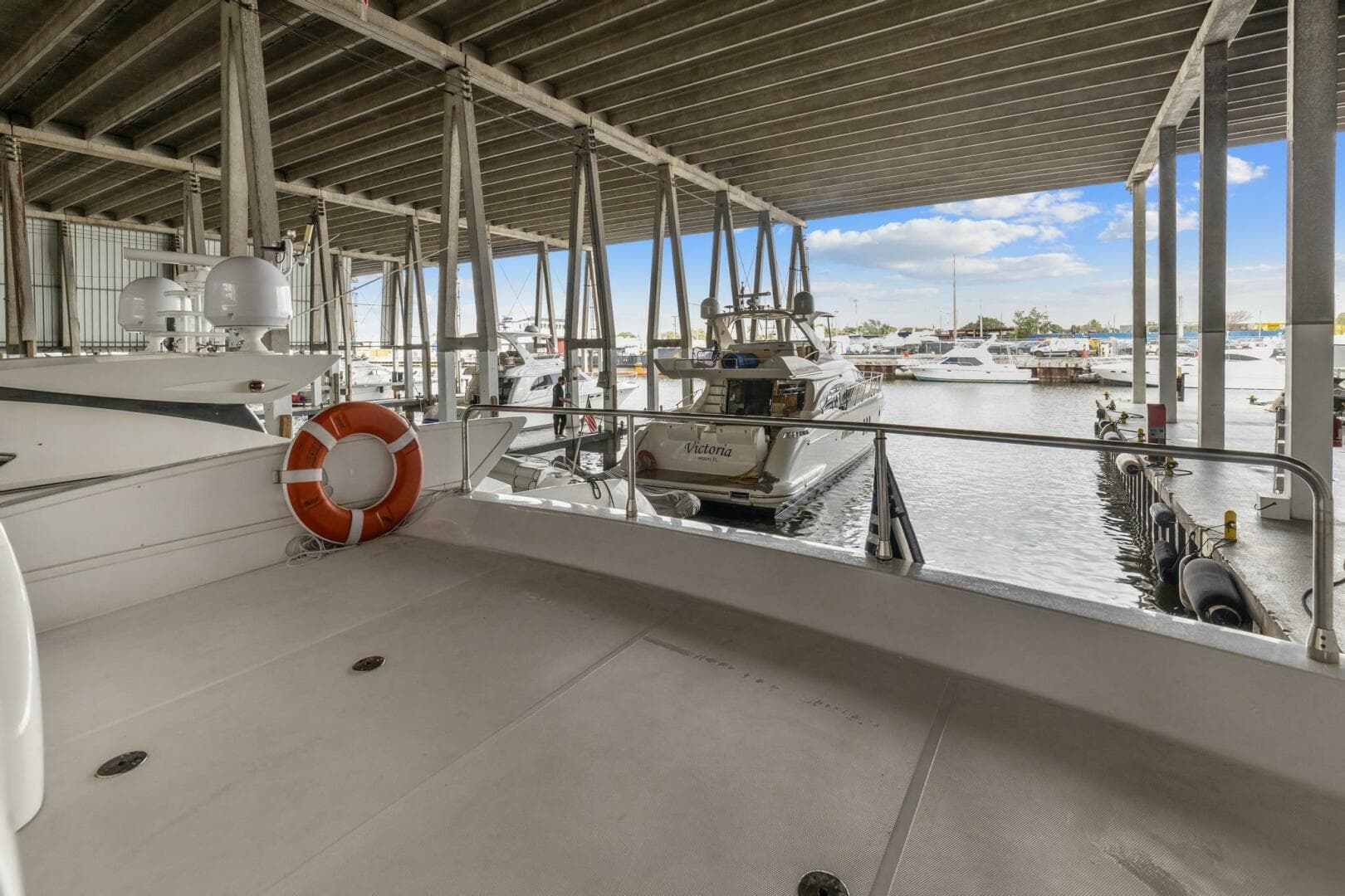 2005 Azimut 55 flybridge