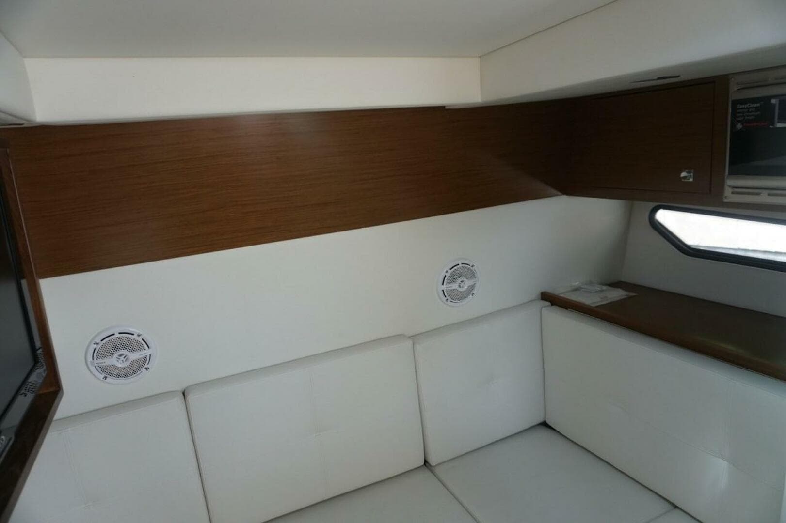 2015 Cruisers Yachts 328 BR