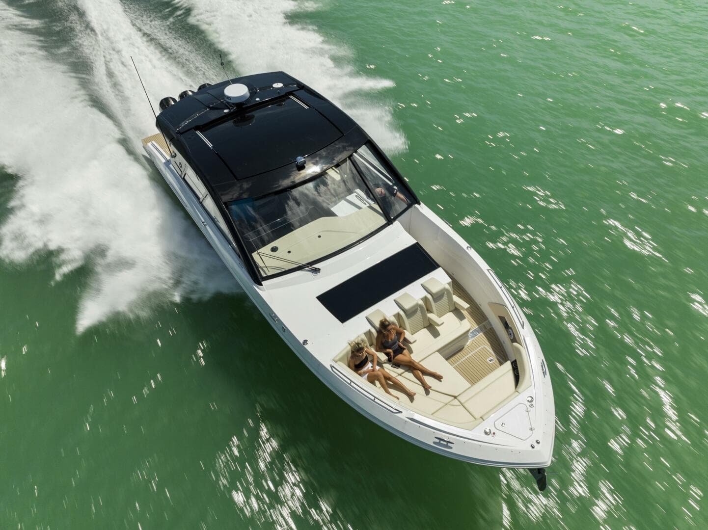 2023 Cruisers Yachts 