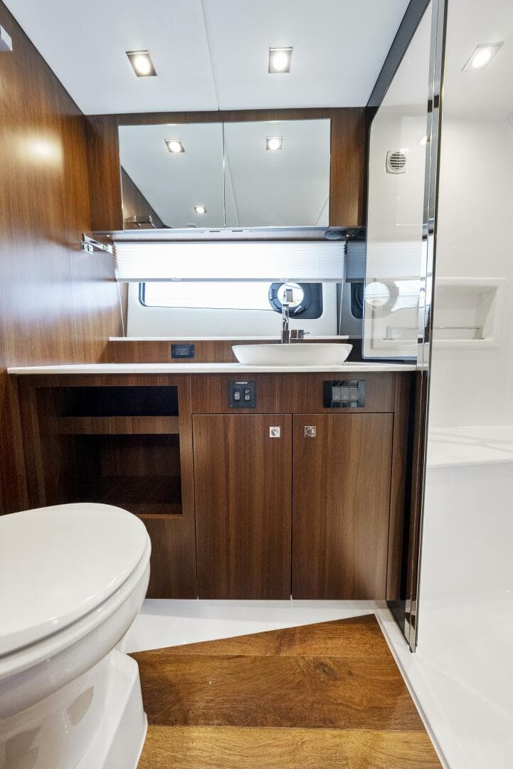 2023 Cruisers Yachts 