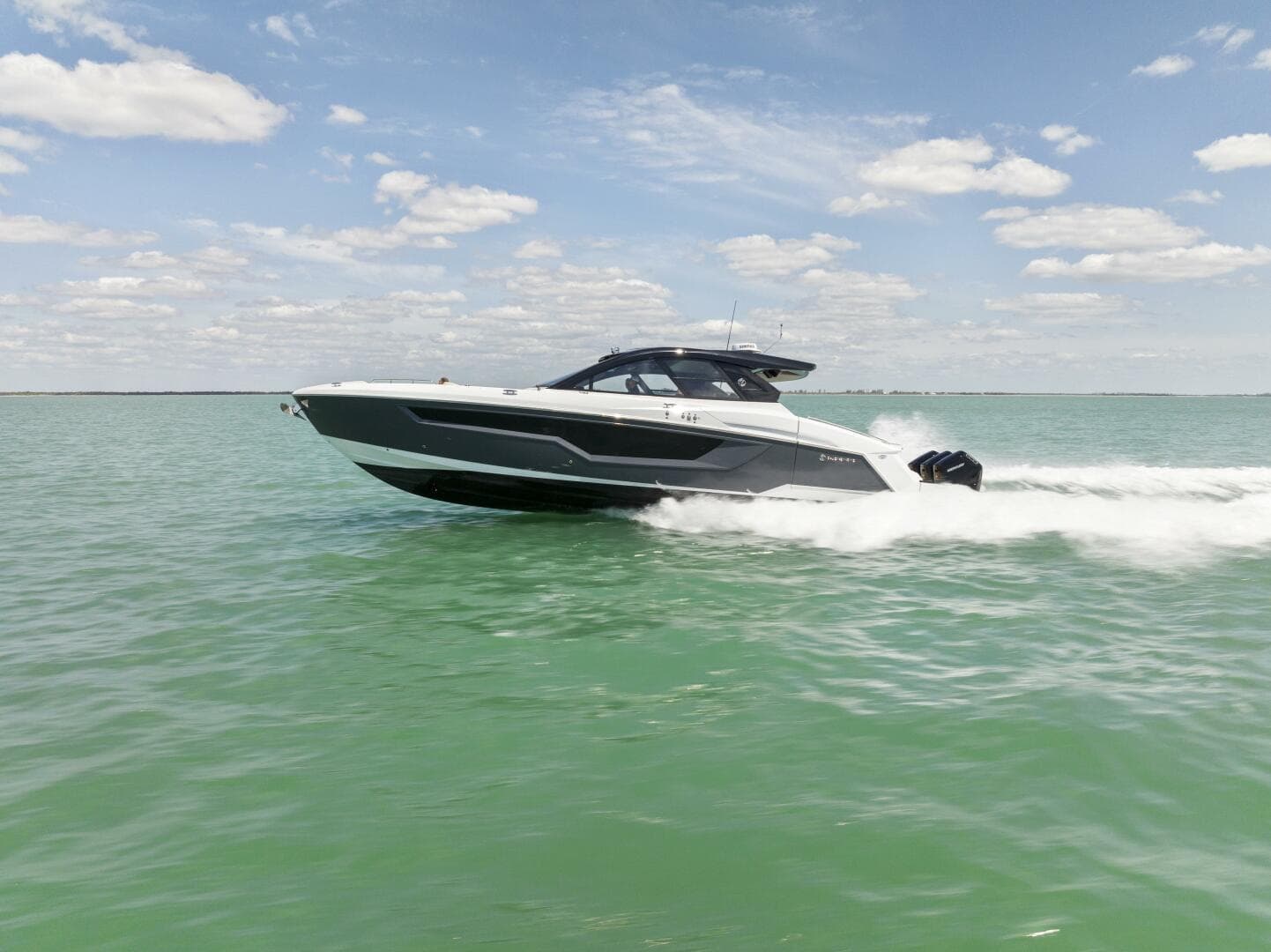 2023 Cruisers Yachts 