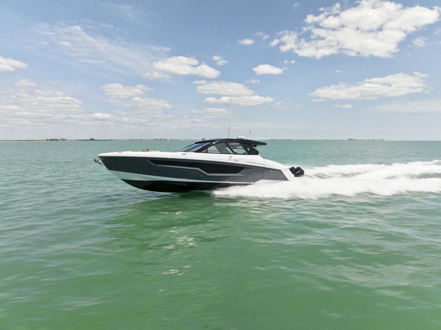 2023 Cruisers Yachts 