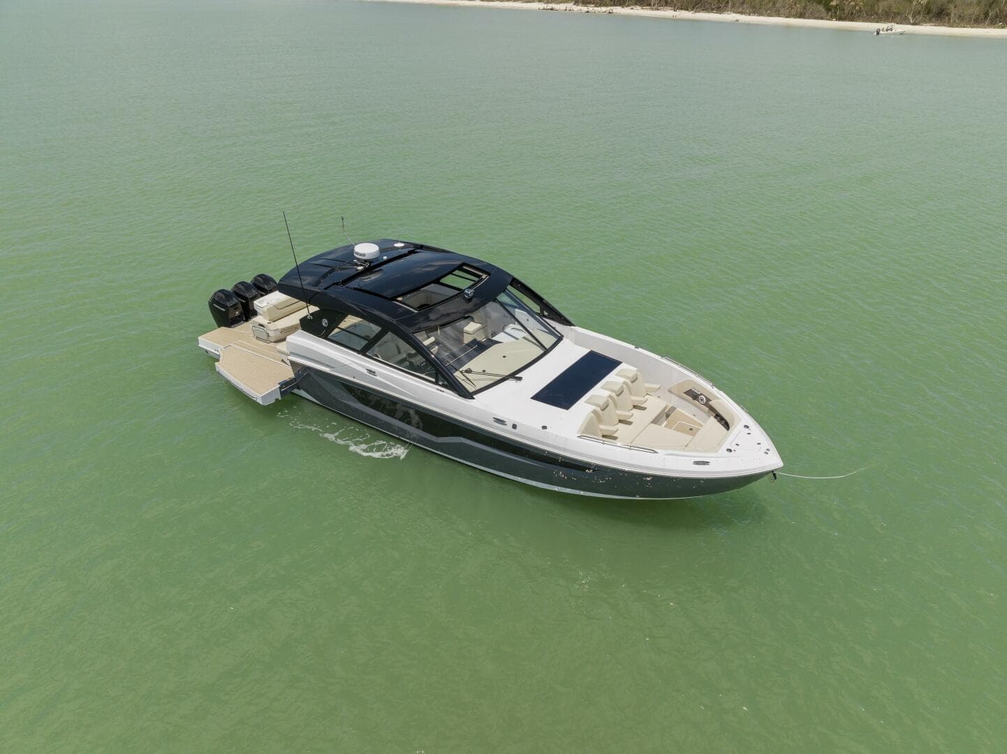 2023 Cruisers Yachts 