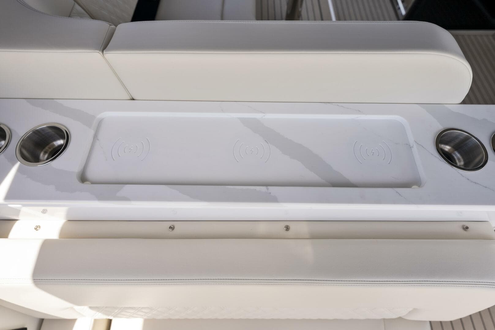 2023 Cruisers Yachts 