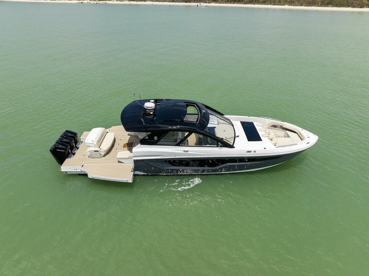 2023 Cruisers Yachts 