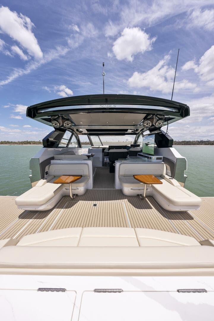 2023 Cruisers Yachts 