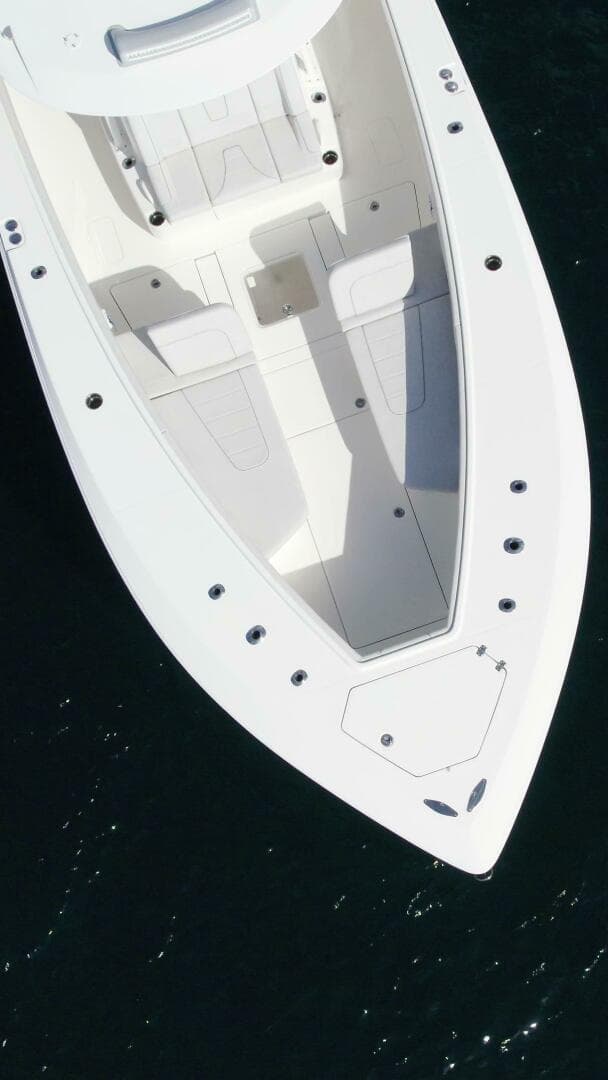 2022 SeaVee 390z Center Console