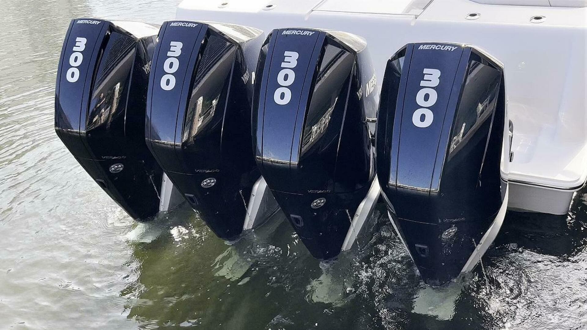 2022 SeaVee 390z Center Console