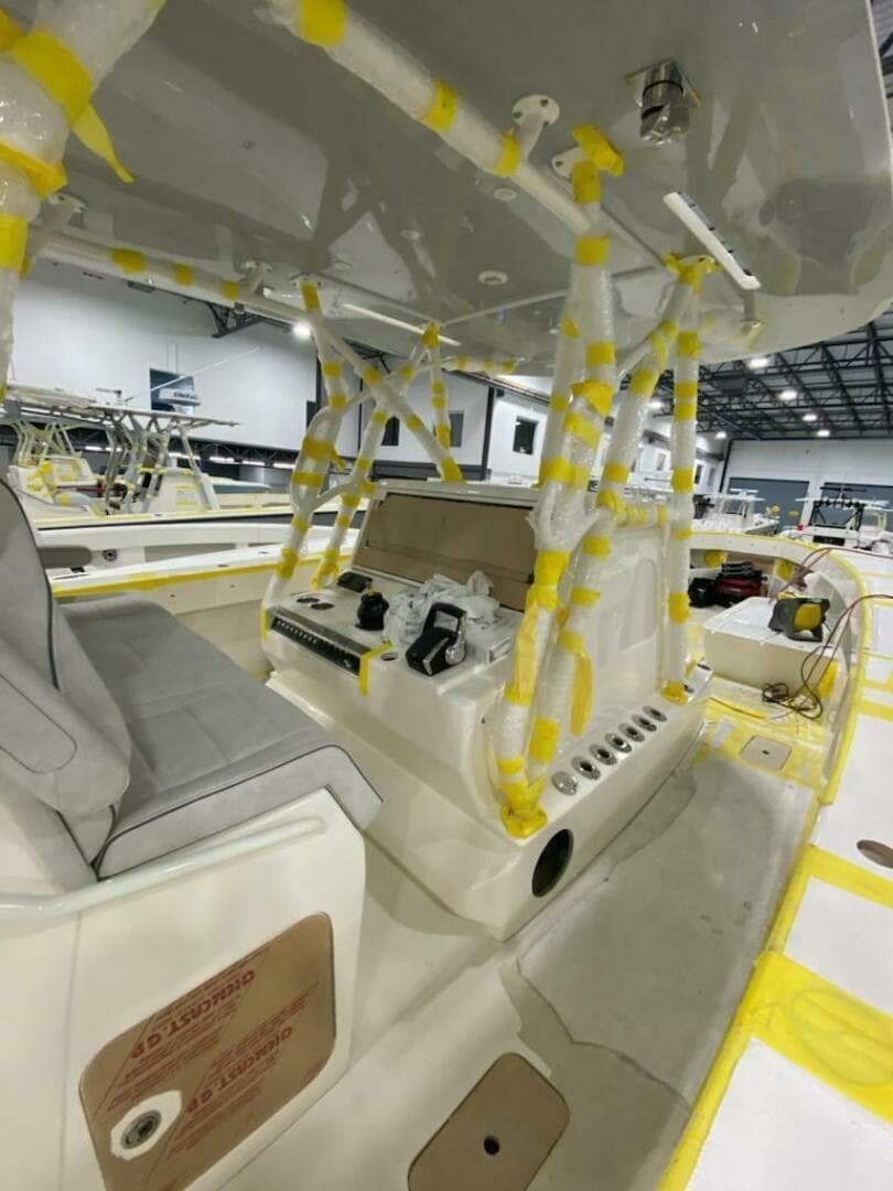 2022 SeaVee 390z Center Console