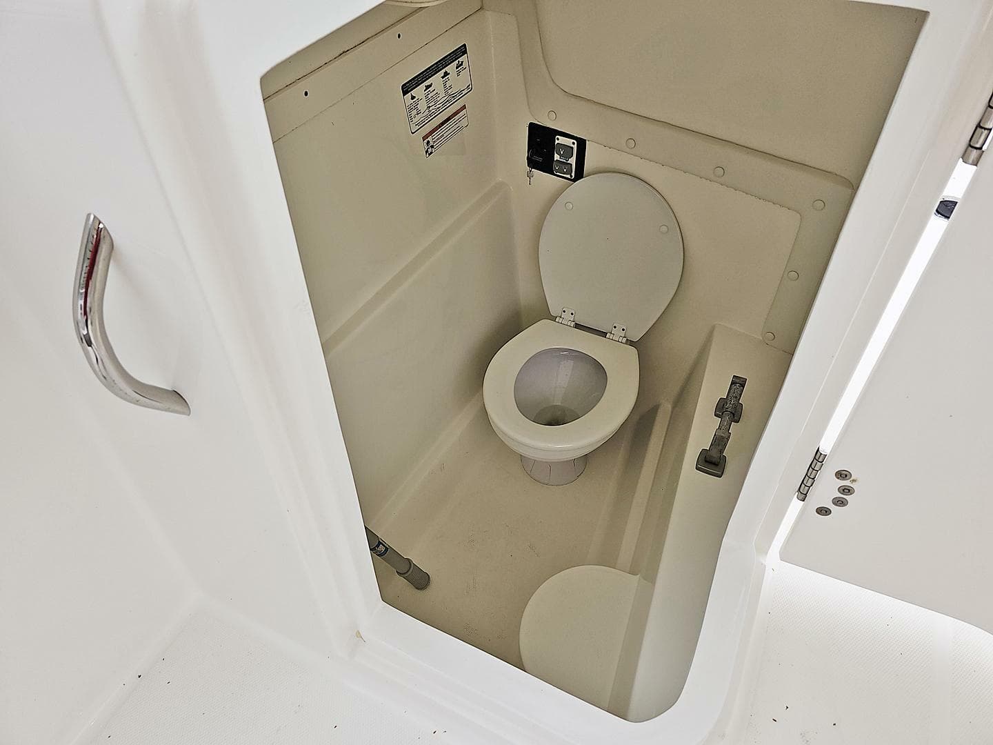 2018 World Cat 230 DC