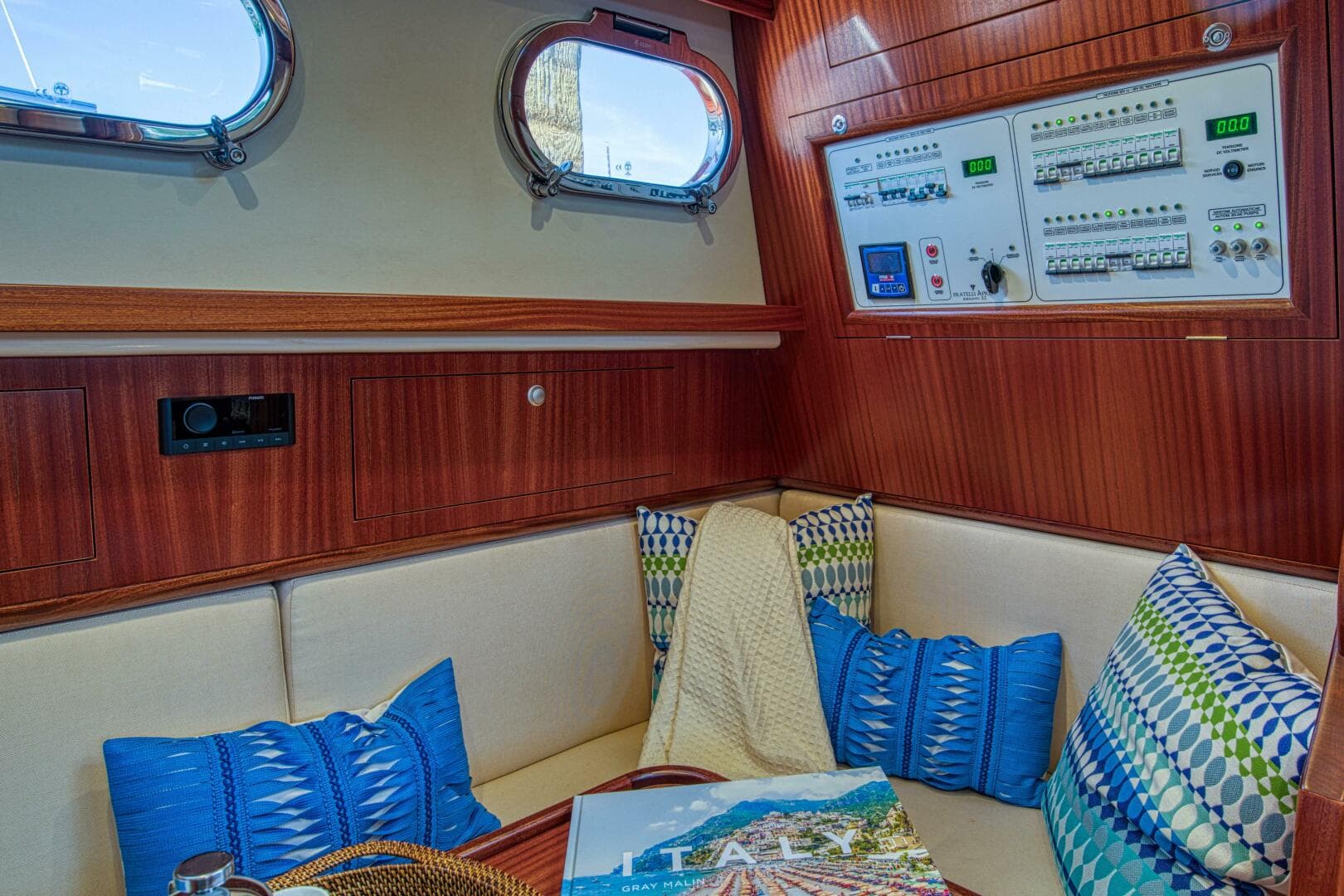 2020 Fratelli Aprea Sorrento 32