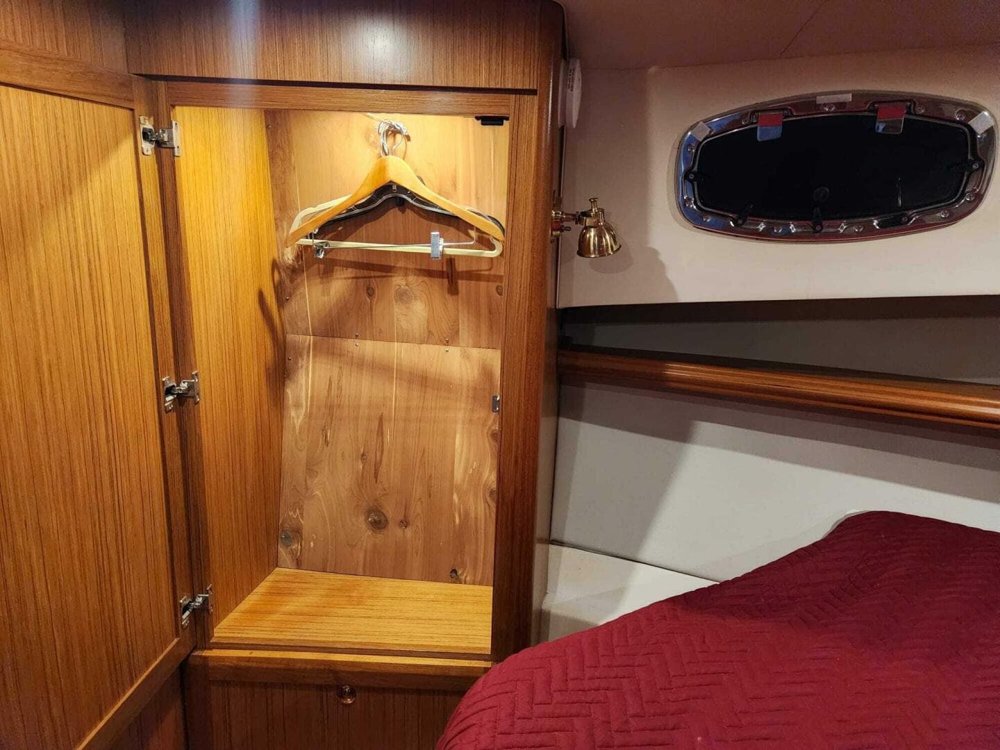 2016 Mainship M34 Pilot