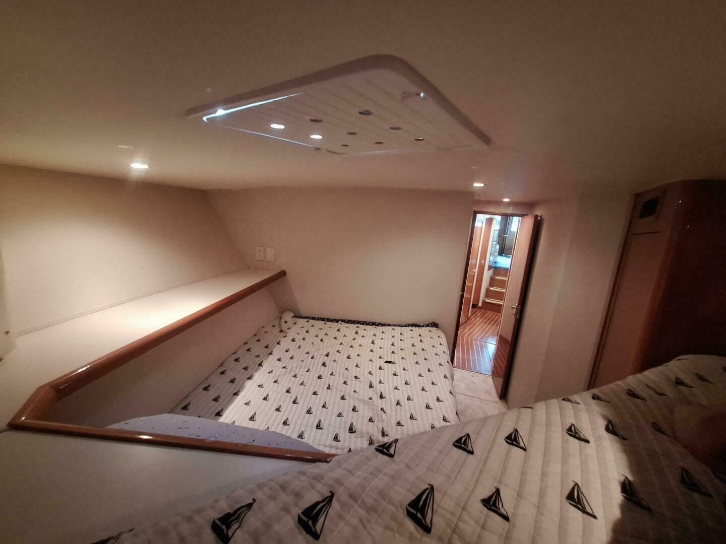 2000 Viking 55 Convertible