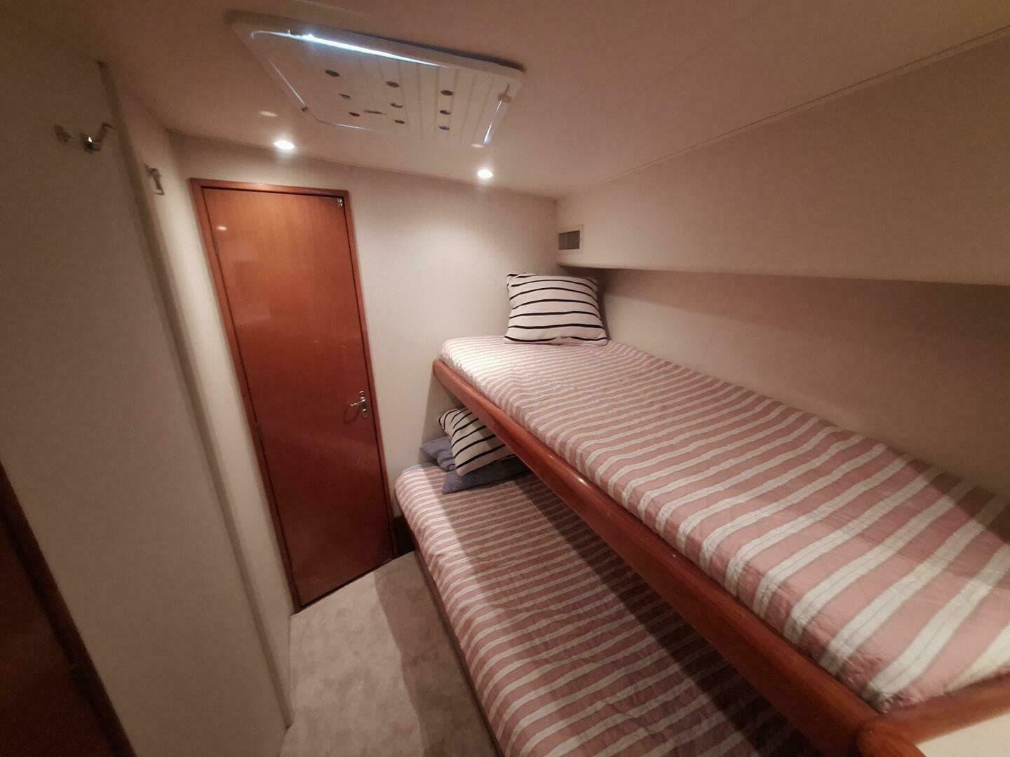 2000 Viking 55 Convertible