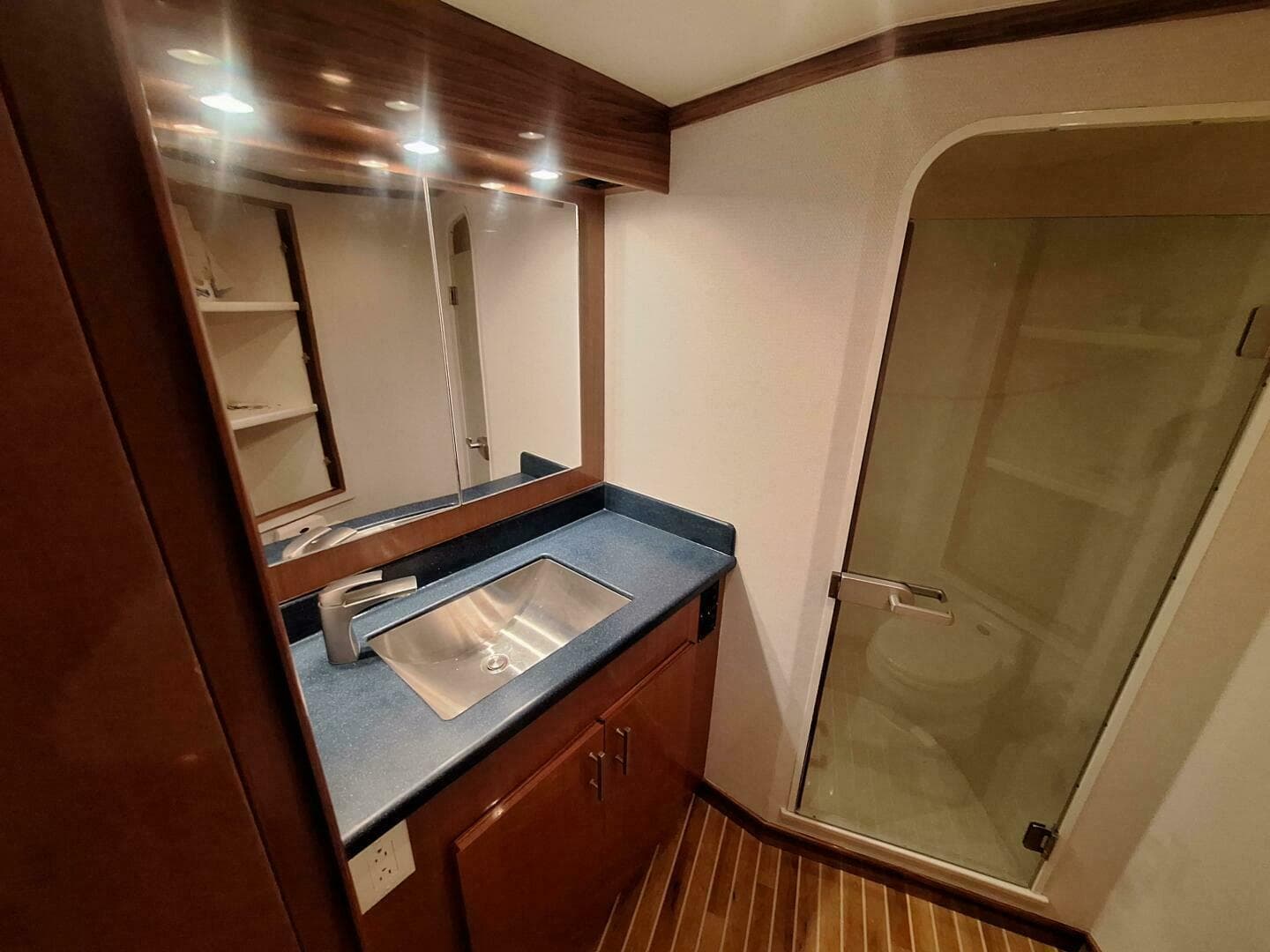 2000 Viking 55 Convertible