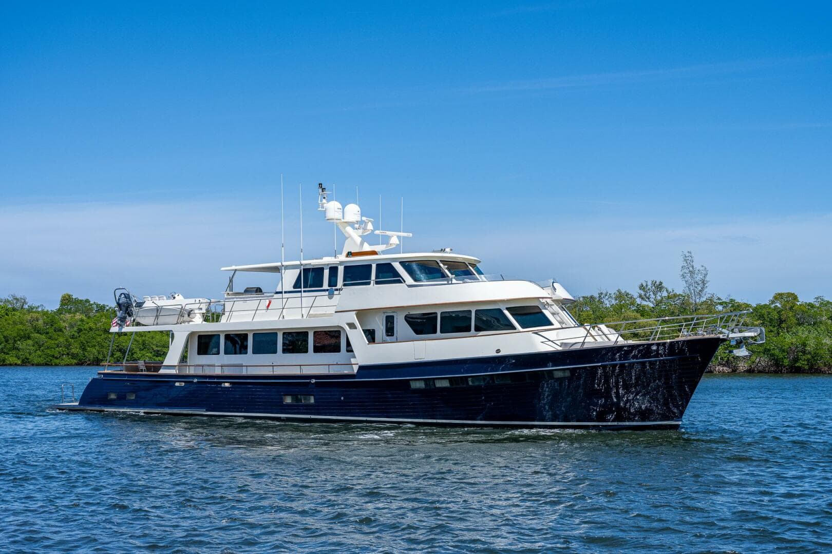 2013 Marlow Explorer Enclosed Bridge (CB)