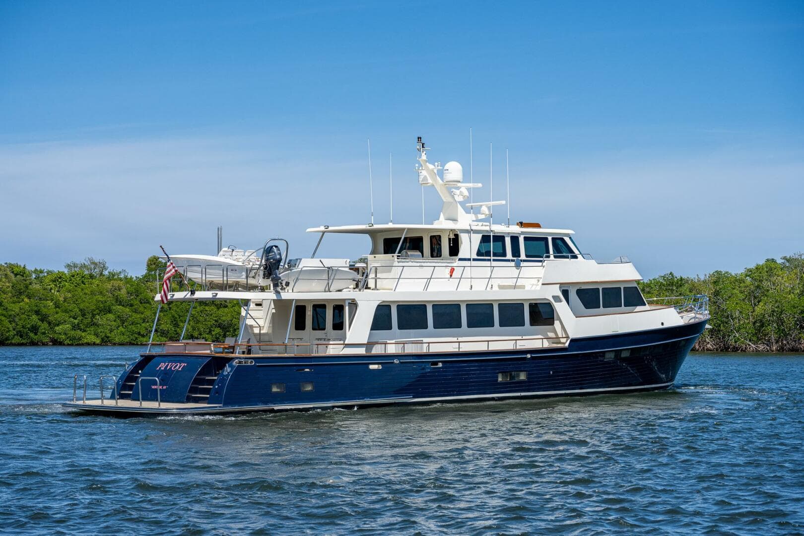 2013 Marlow Explorer Enclosed Bridge (CB)