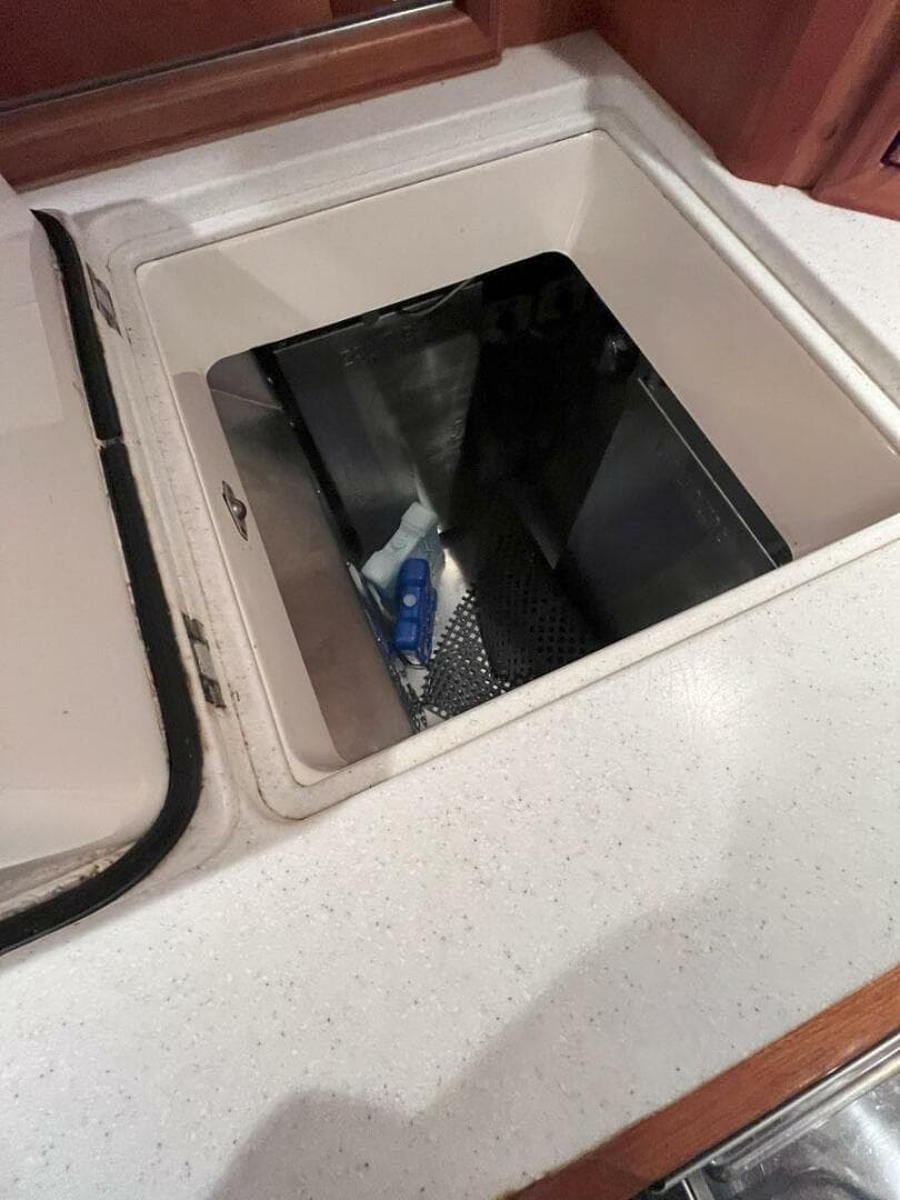 2001 Hinckley Sou'wester 59 CC Sloop