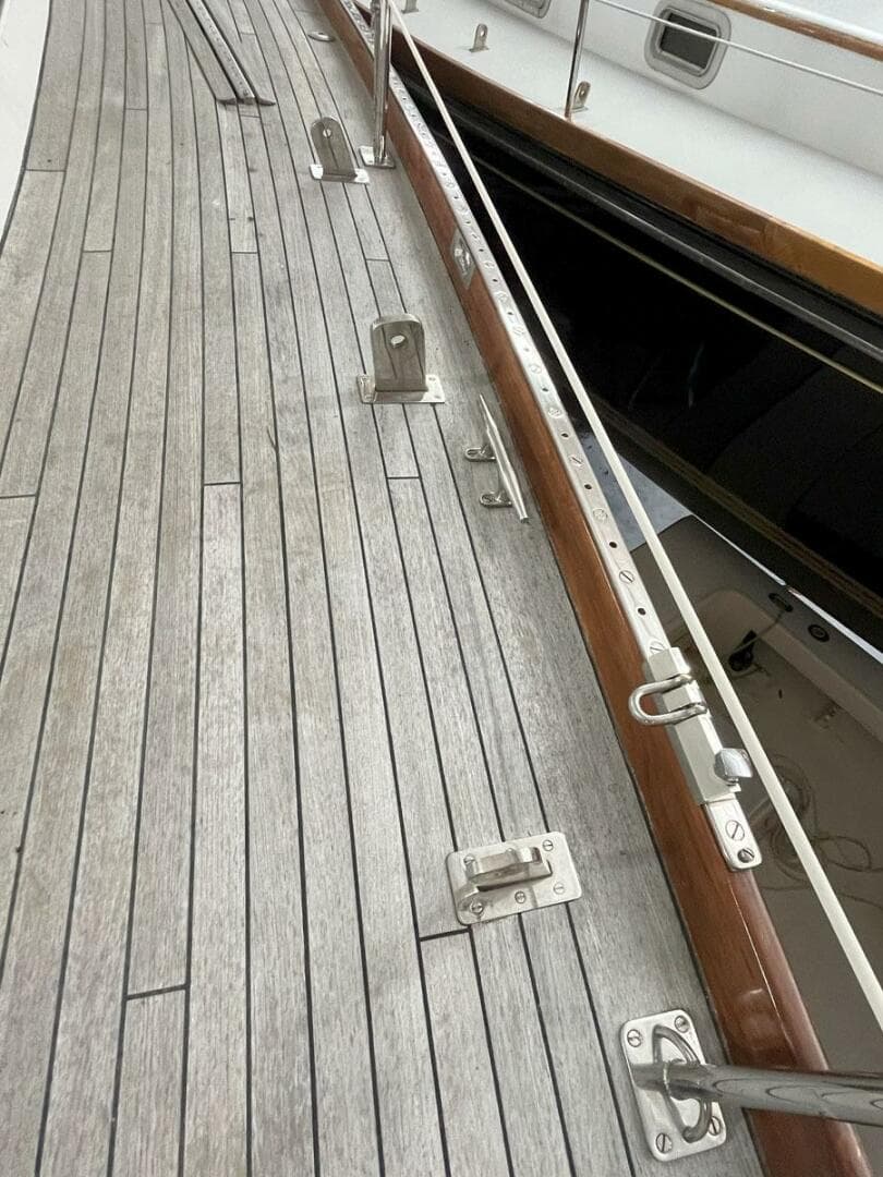 2001 Hinckley Sou'wester 59 CC Sloop