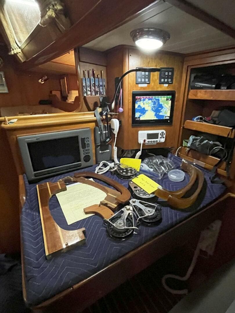 2001 Hinckley Sou'wester 59 CC Sloop